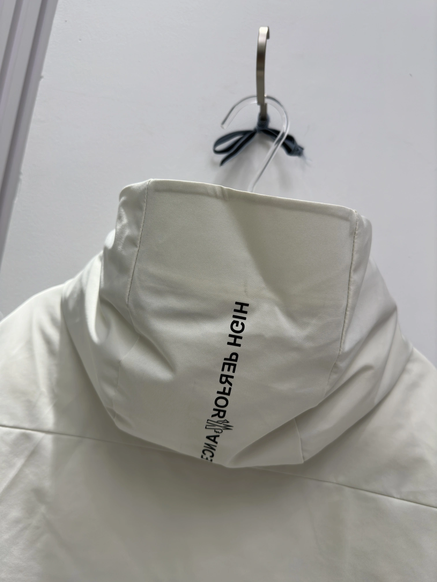 Tailored Moncler Down Jackets 146097