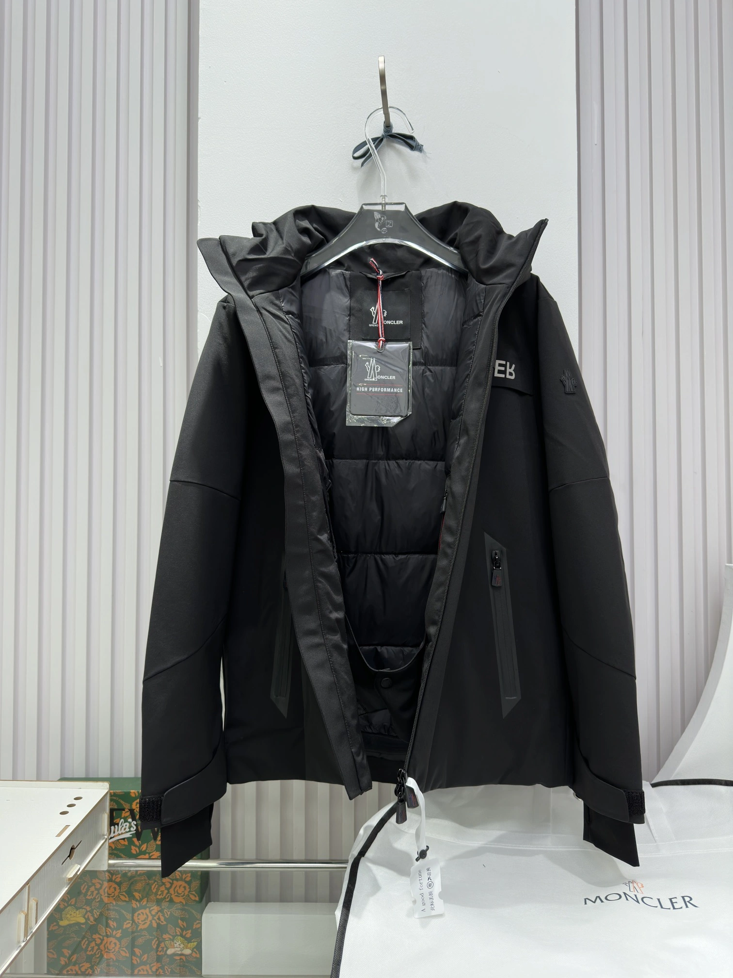Moncler Down Jackets DailyWear 146096