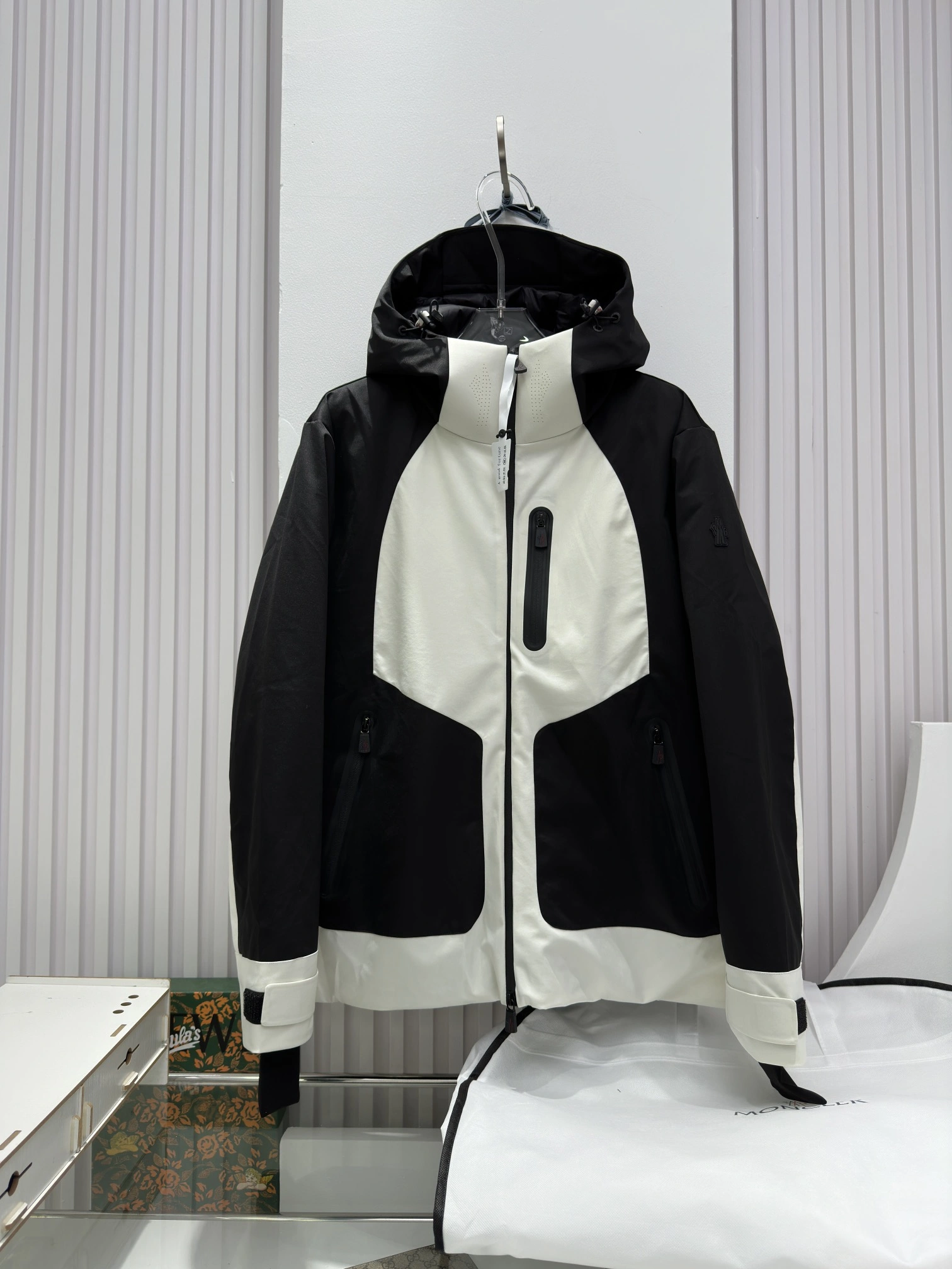 Timeless Moncler Down Jackets 146091
