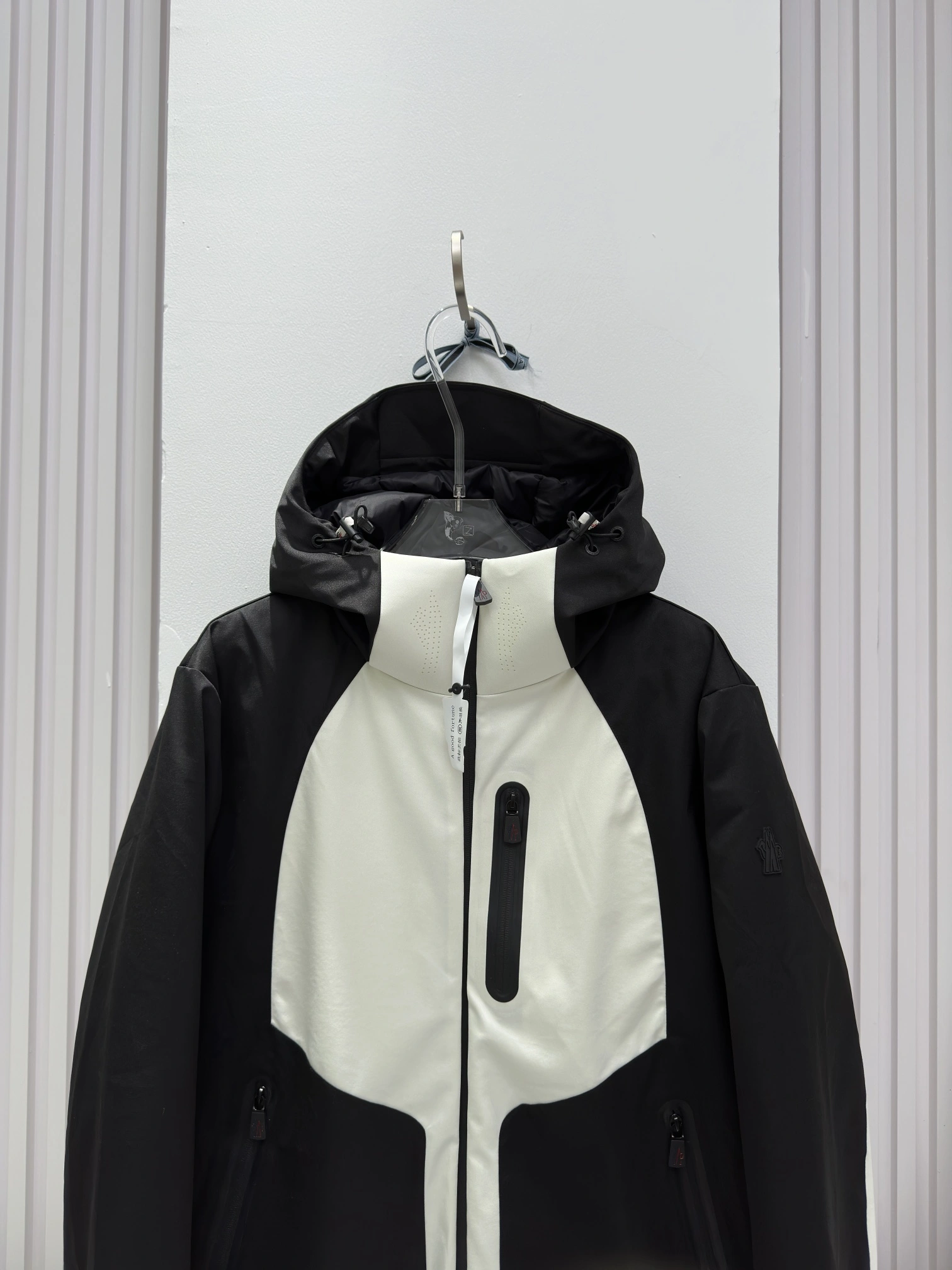 Timeless Moncler Down Jackets 146091