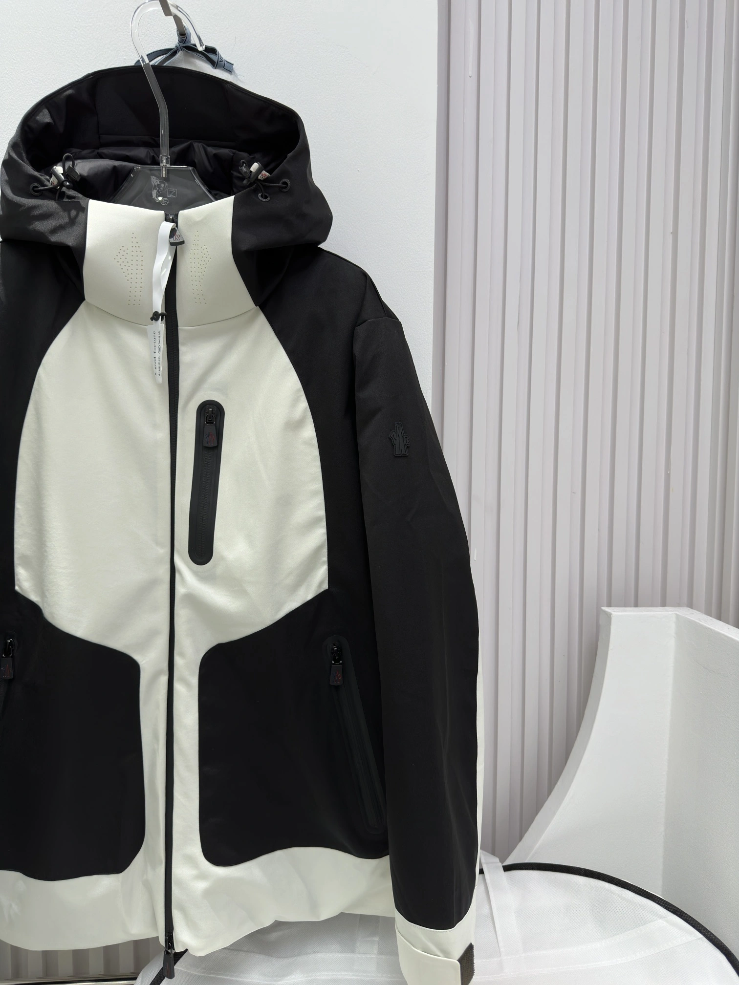 Timeless Moncler Down Jackets 146091