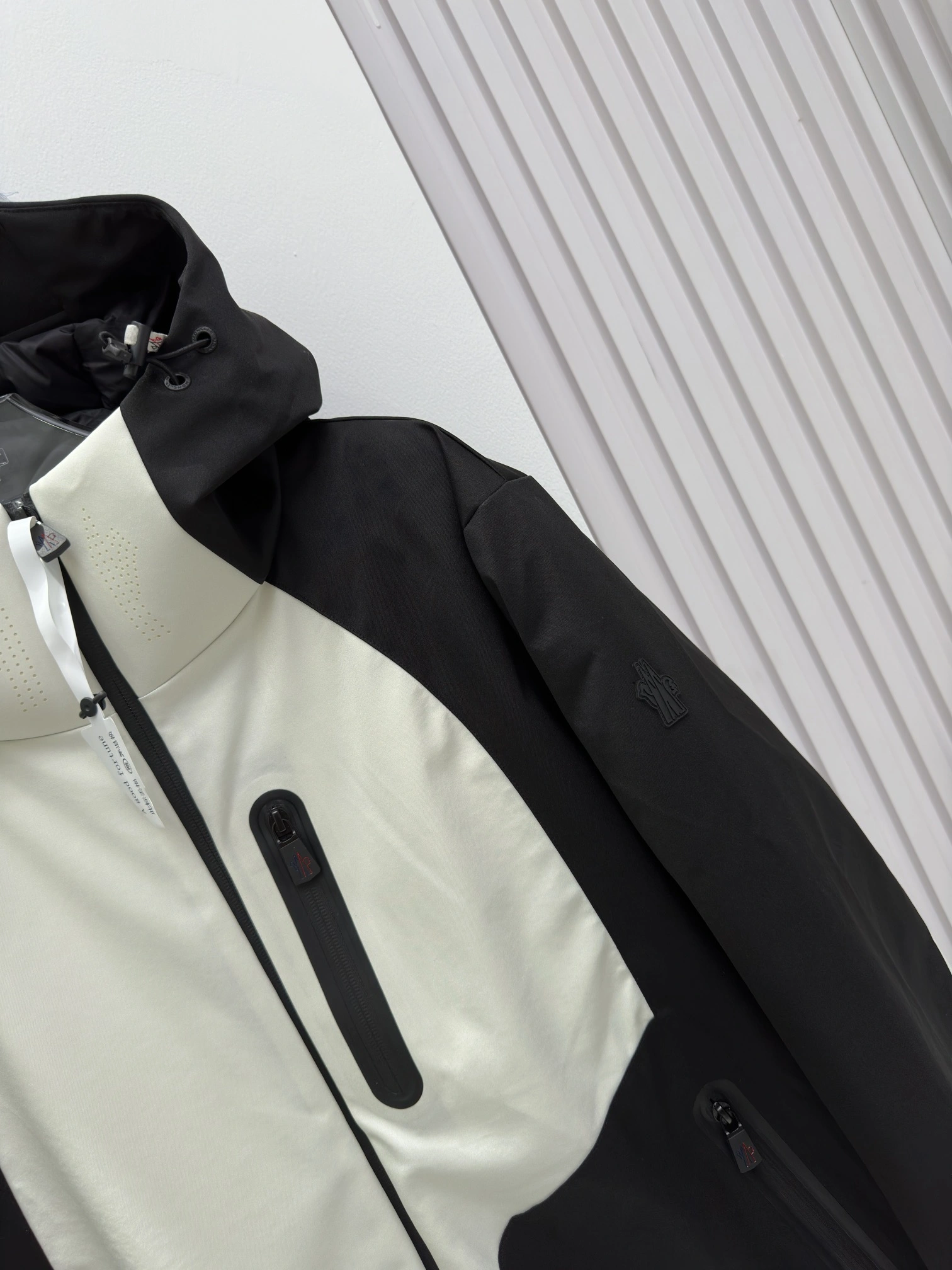 Timeless Moncler Down Jackets 146091