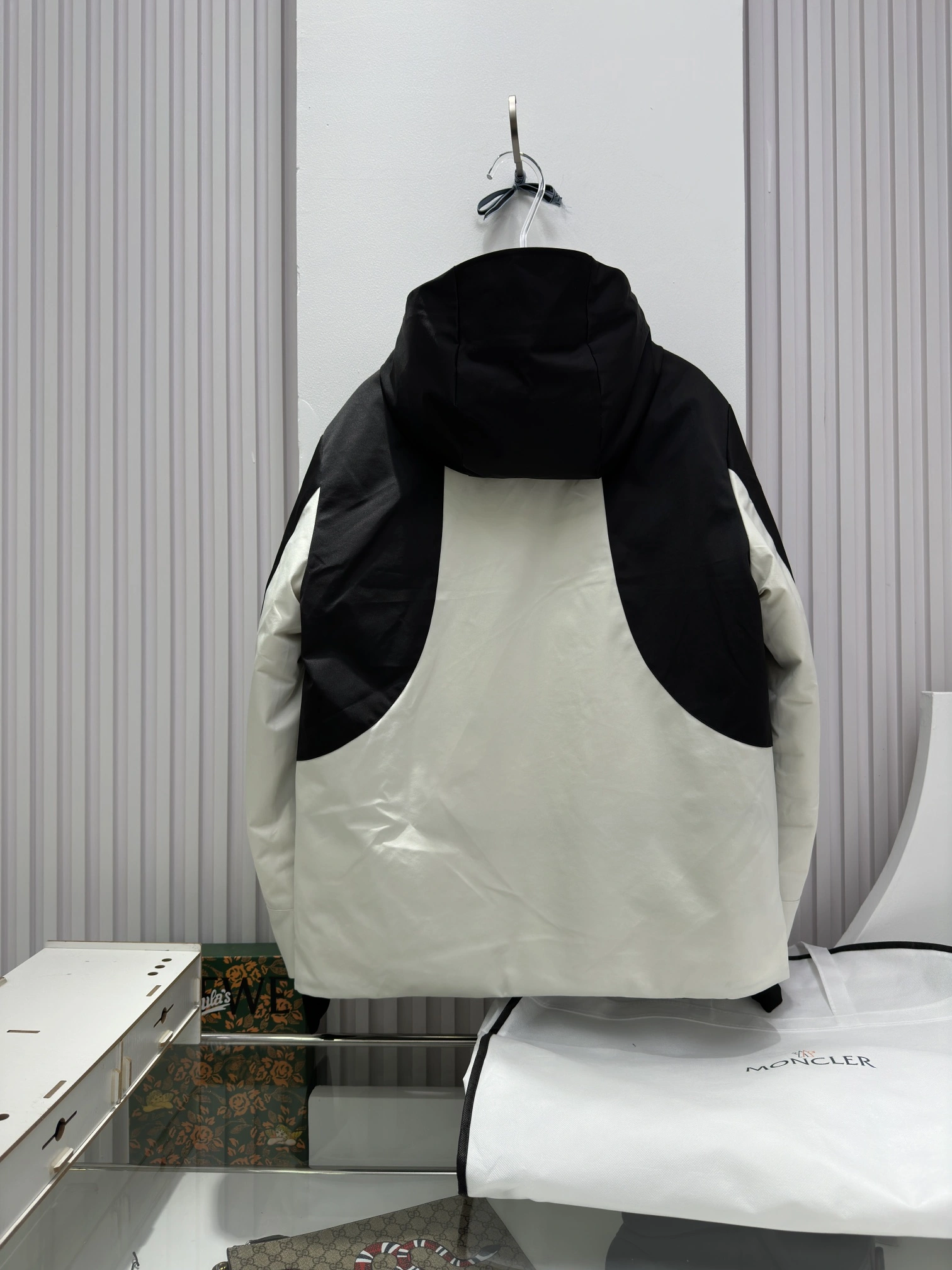 Timeless Moncler Down Jackets 146091