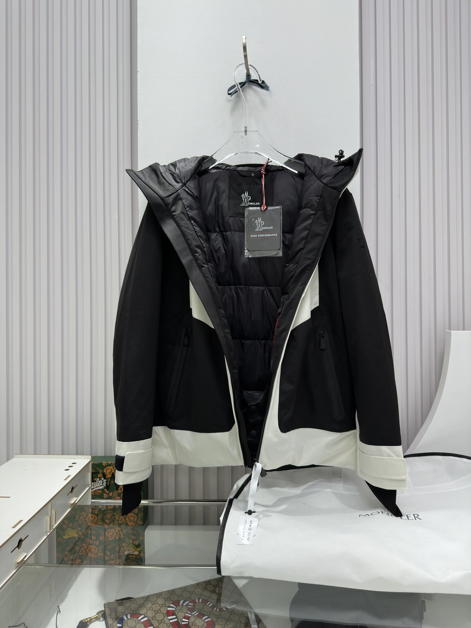 Timeless Moncler Down Jackets 146091