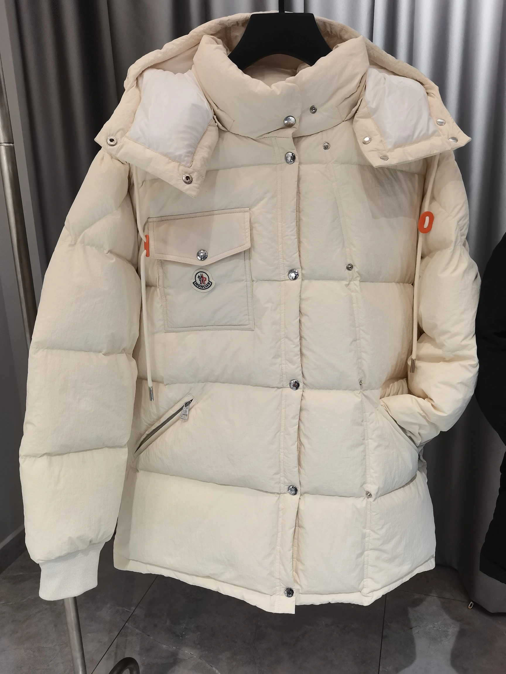 Moncler Down Jackets Unisex 146099