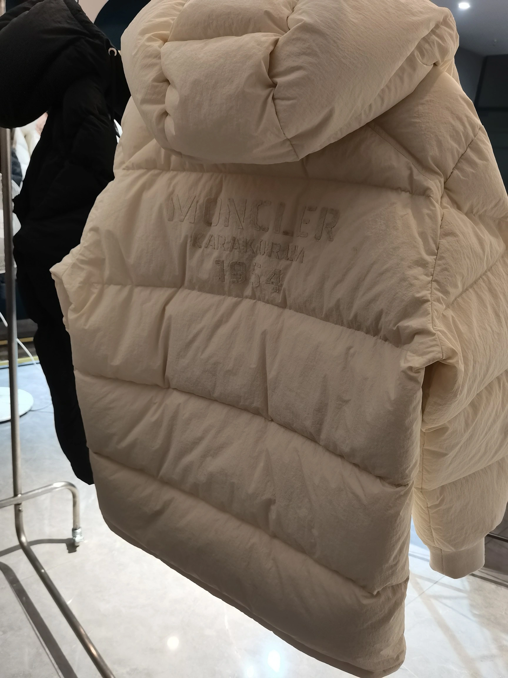 Moncler Down Jackets Unisex 146099