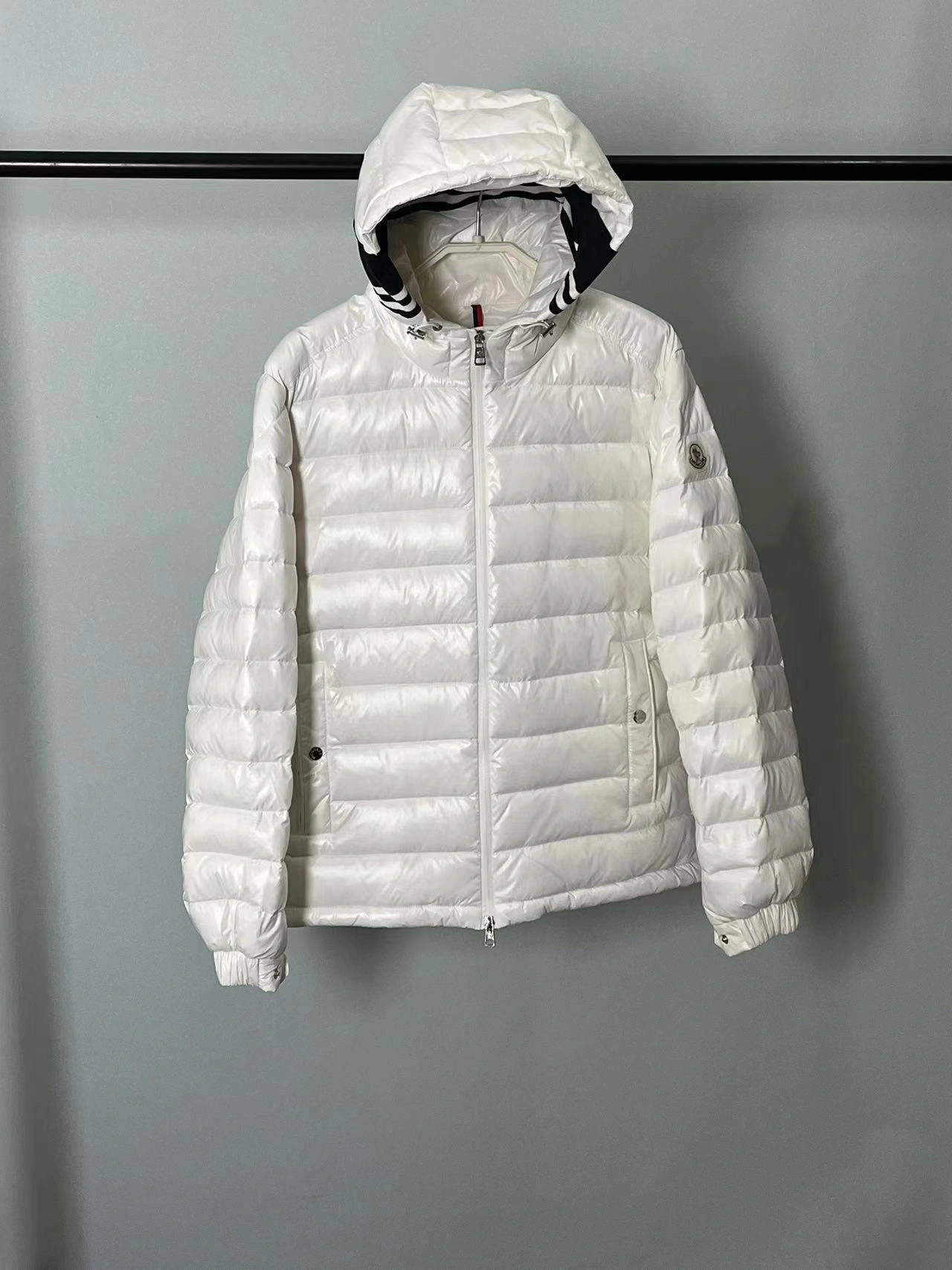 Moncler Down Jackets Durable 146089