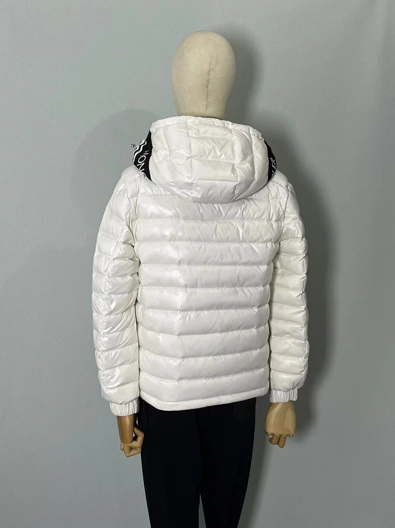 Moncler Down Jackets Durable 146089