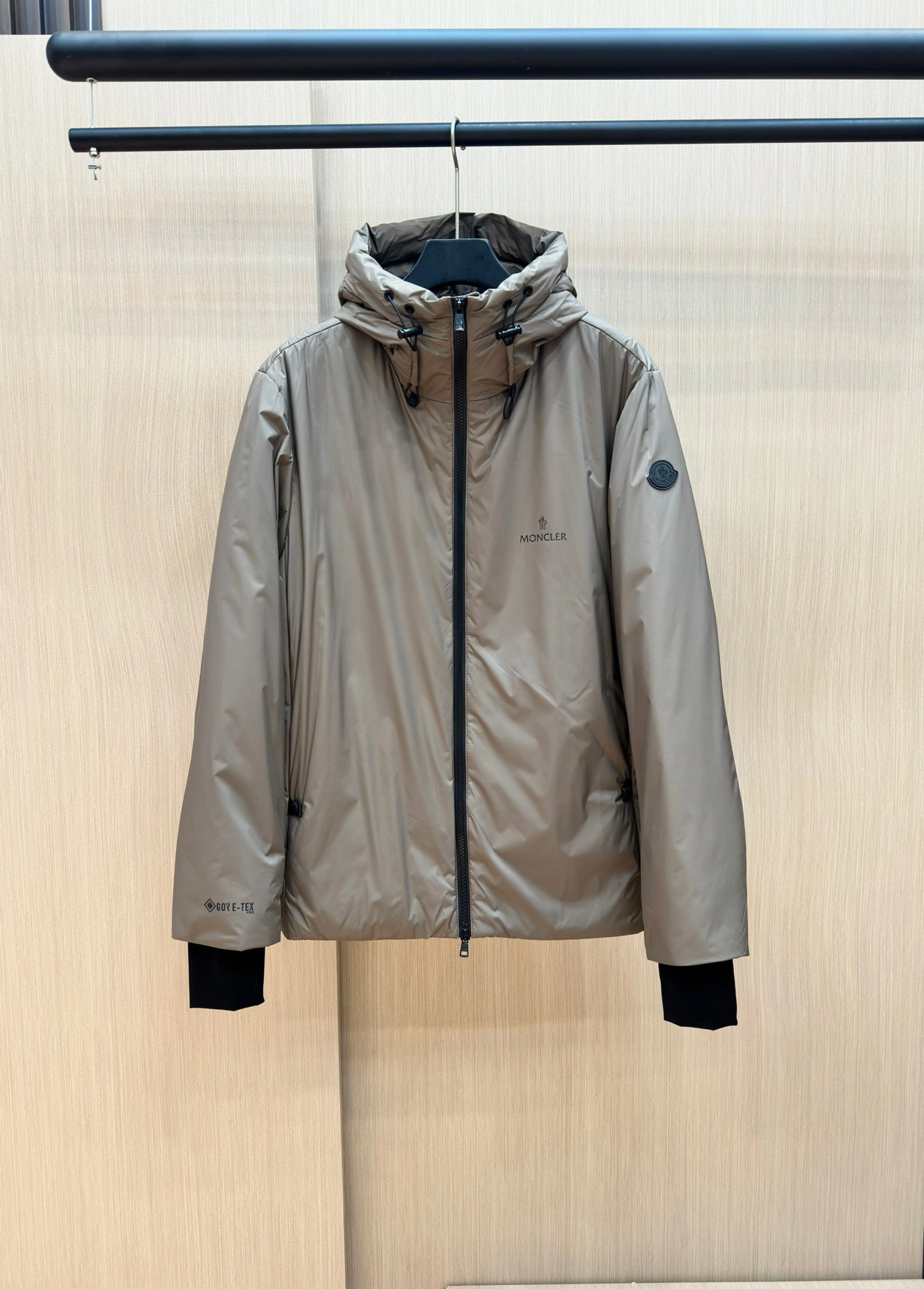 Moncler Down Jackets SoftTouch 146082