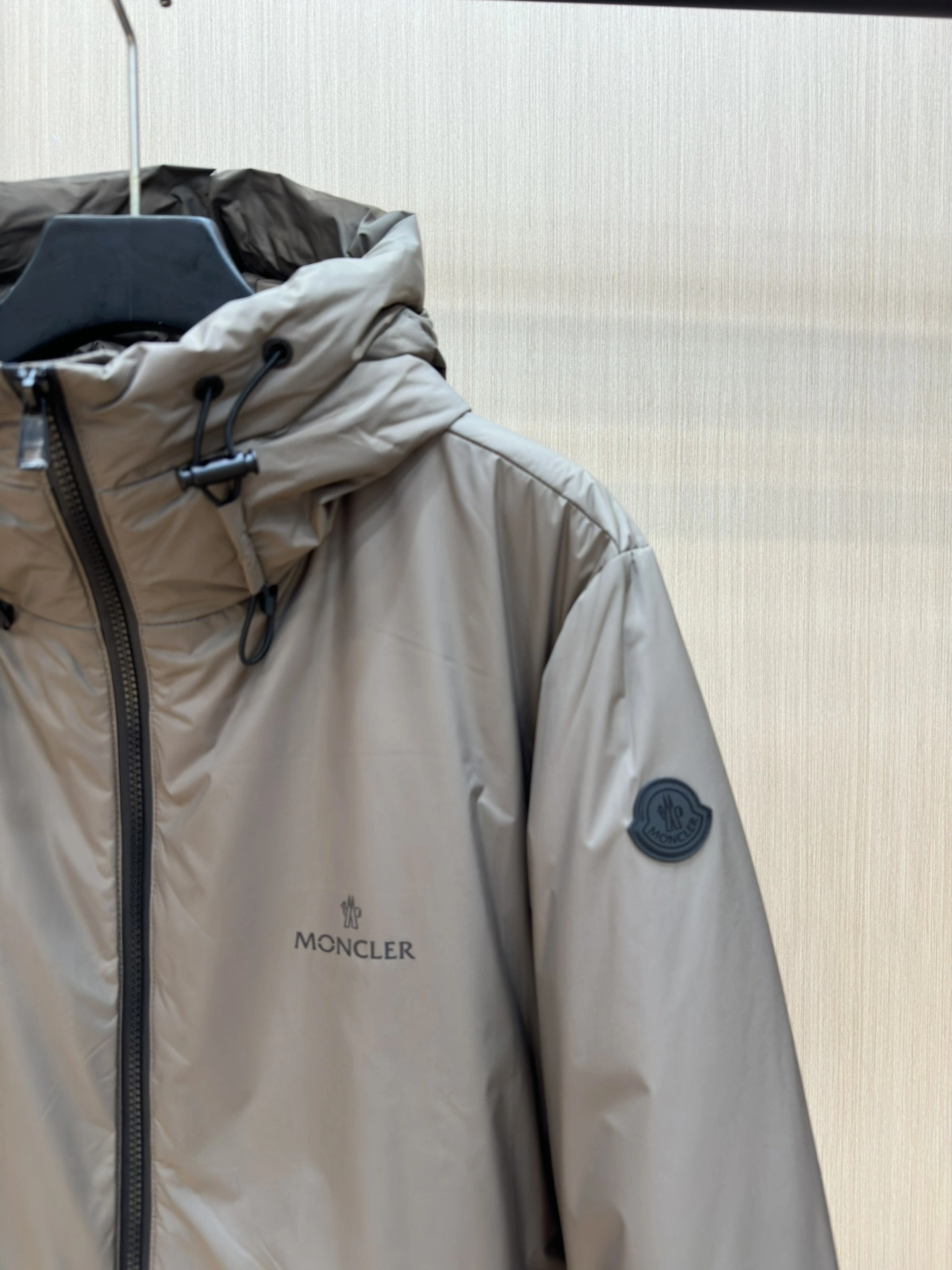 Moncler Down Jackets SoftTouch 146082