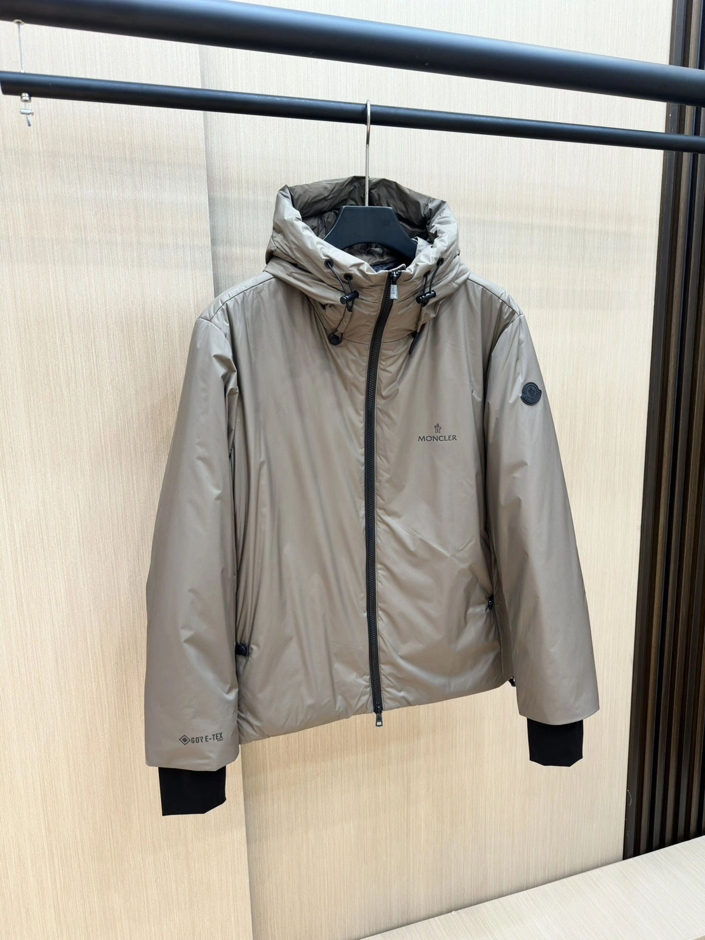 Moncler Down Jackets SoftTouch 146082