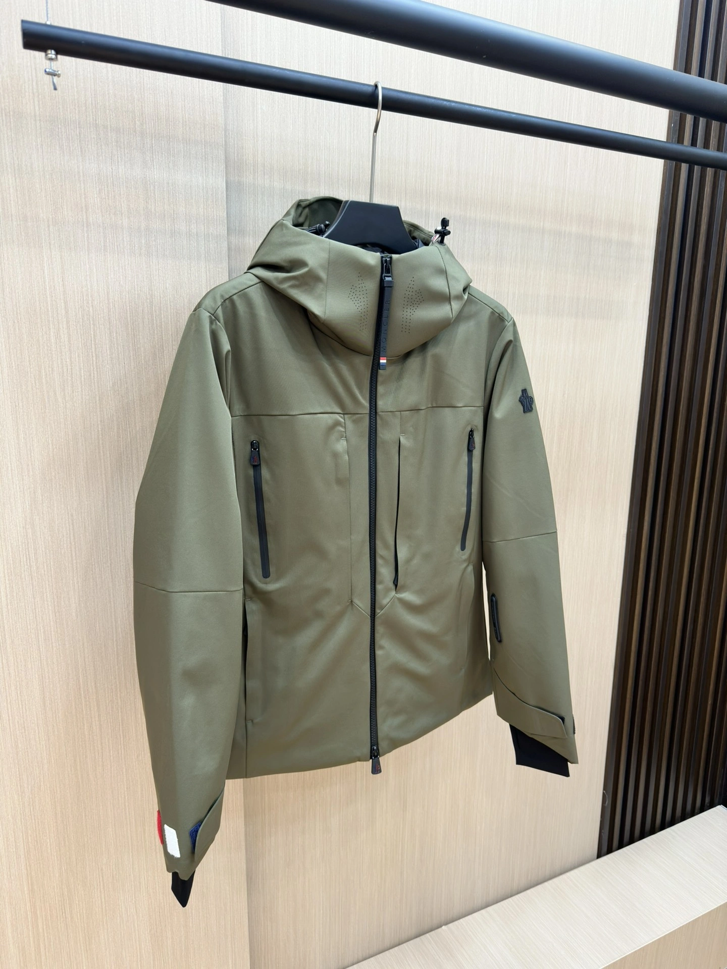 Moncler Down Jackets DailyWear 146086