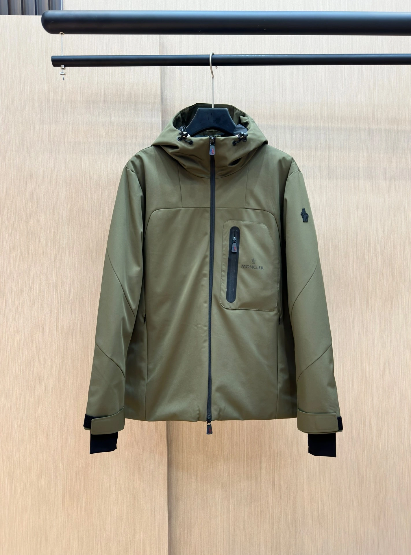 Moncler Down Jackets Minimalist 146075