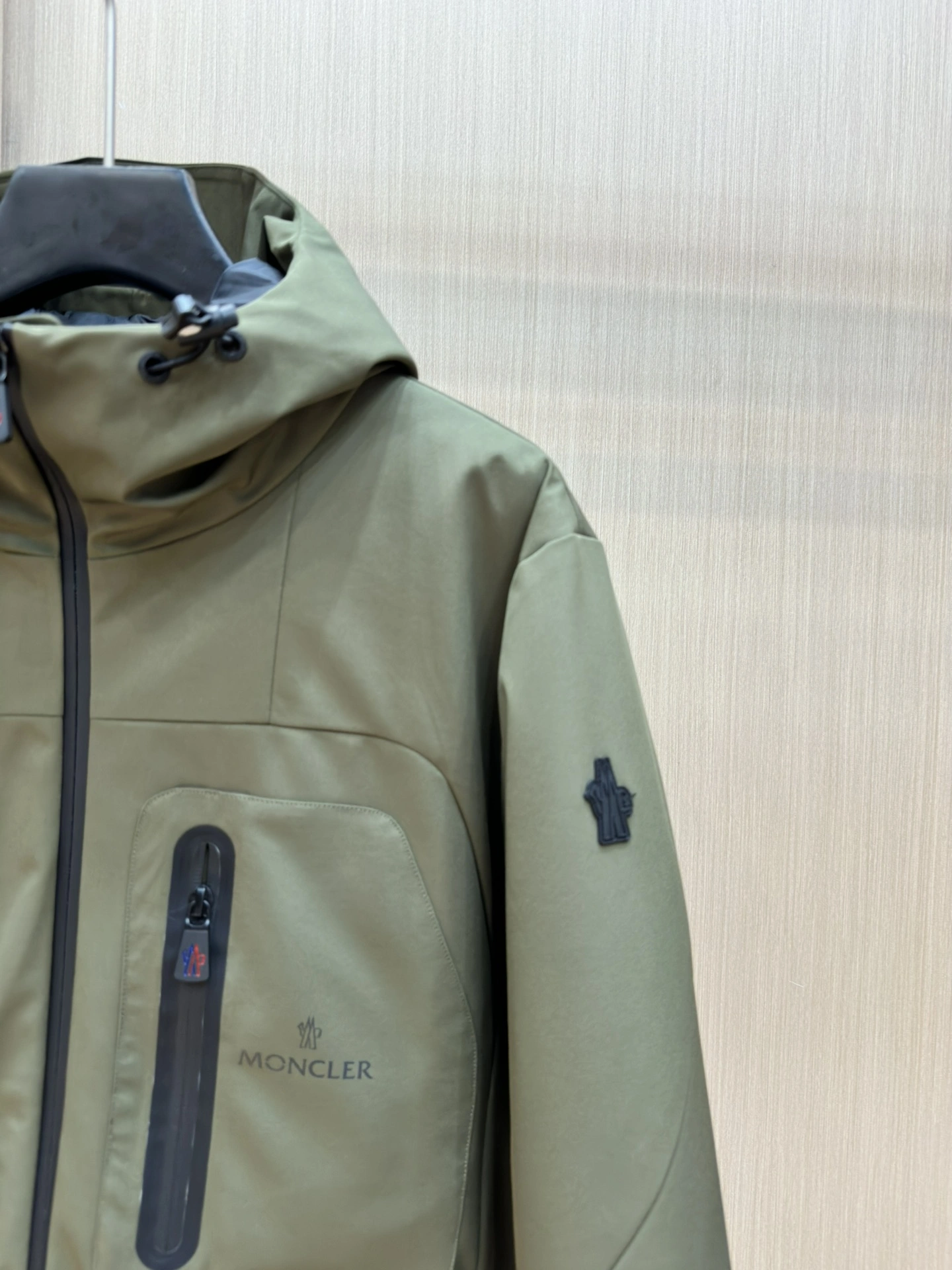 Moncler Down Jackets Minimalist 146075