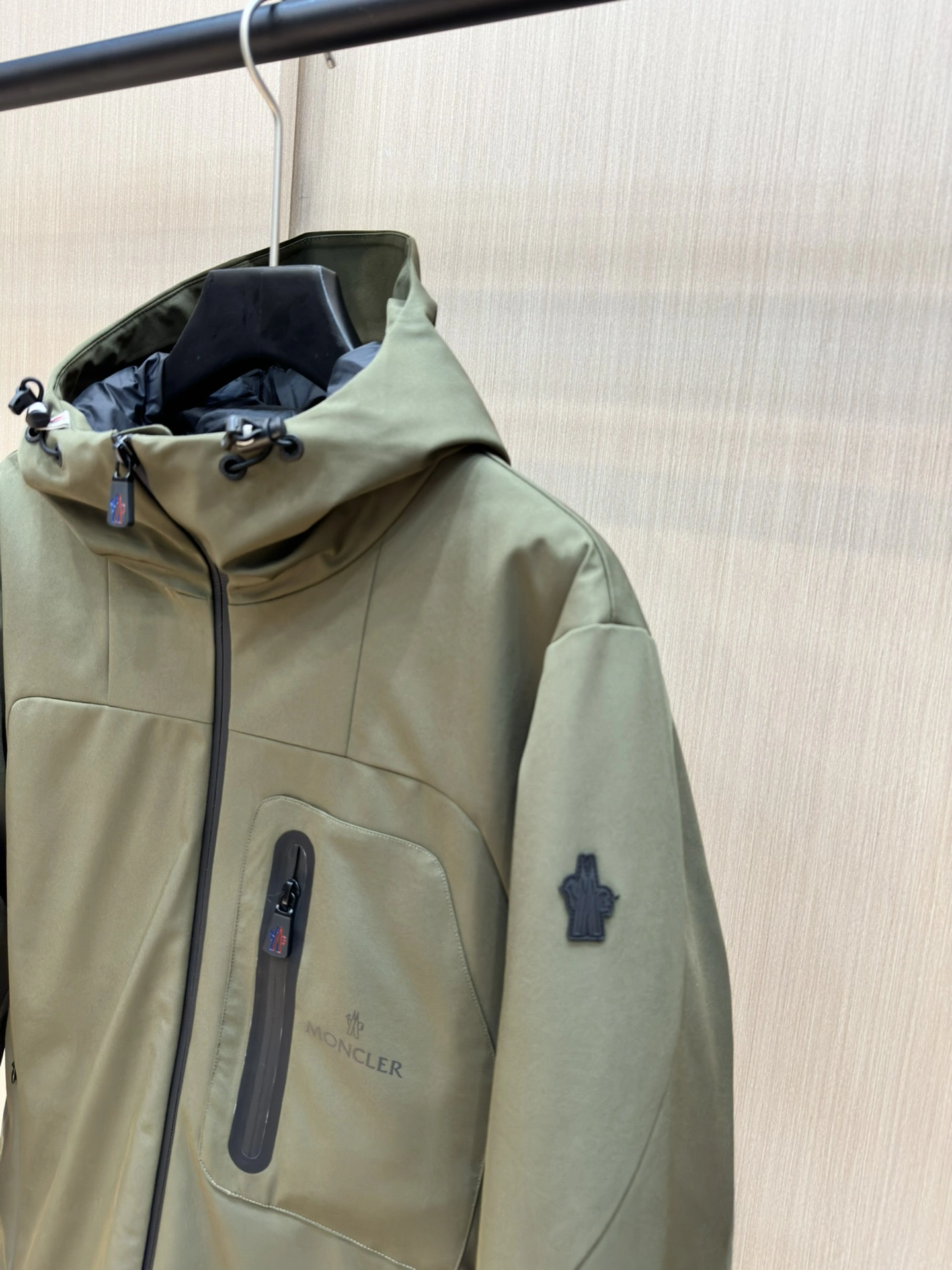 Moncler Down Jackets Minimalist 146075