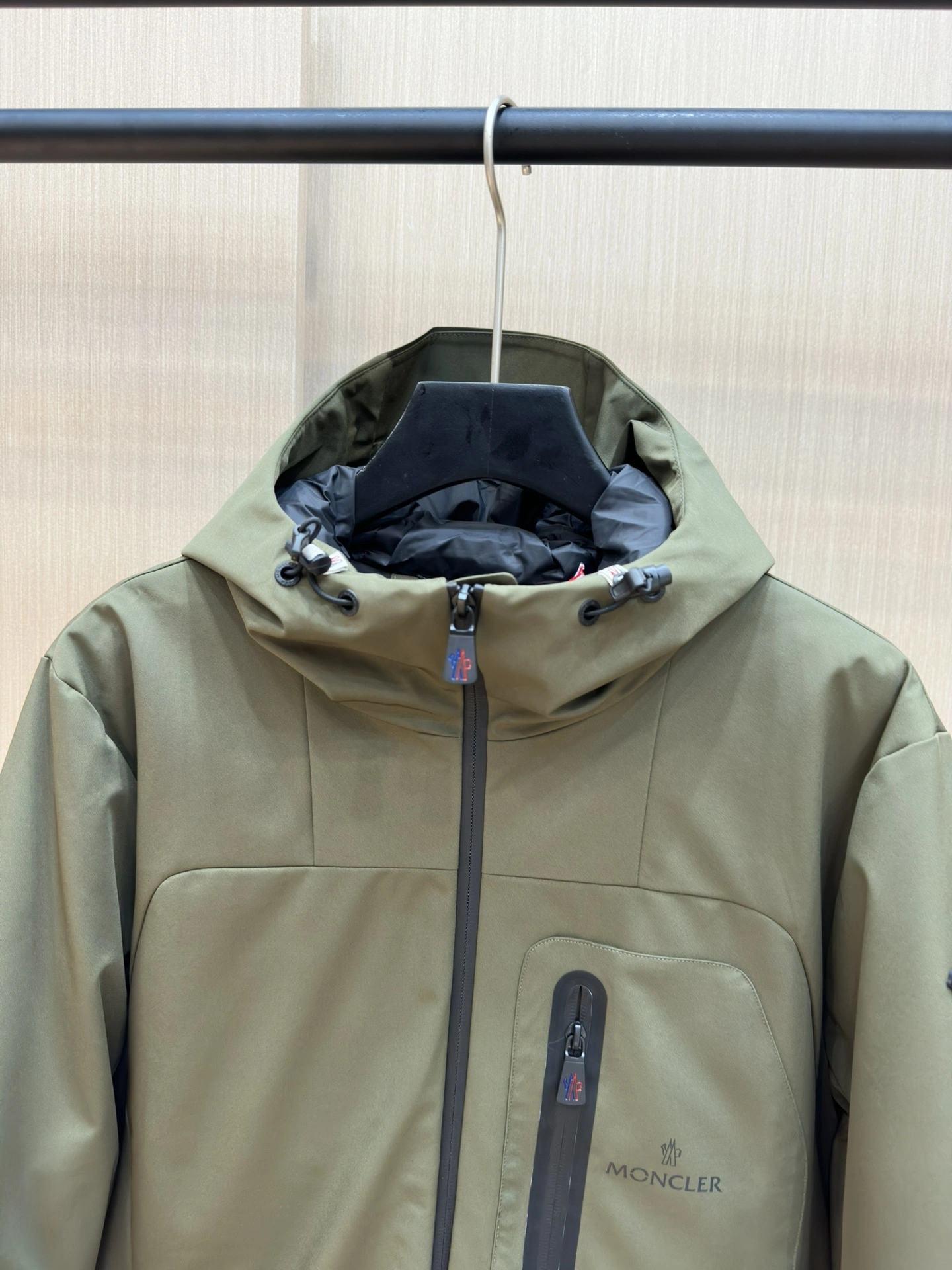 Moncler Down Jackets Minimalist 146075