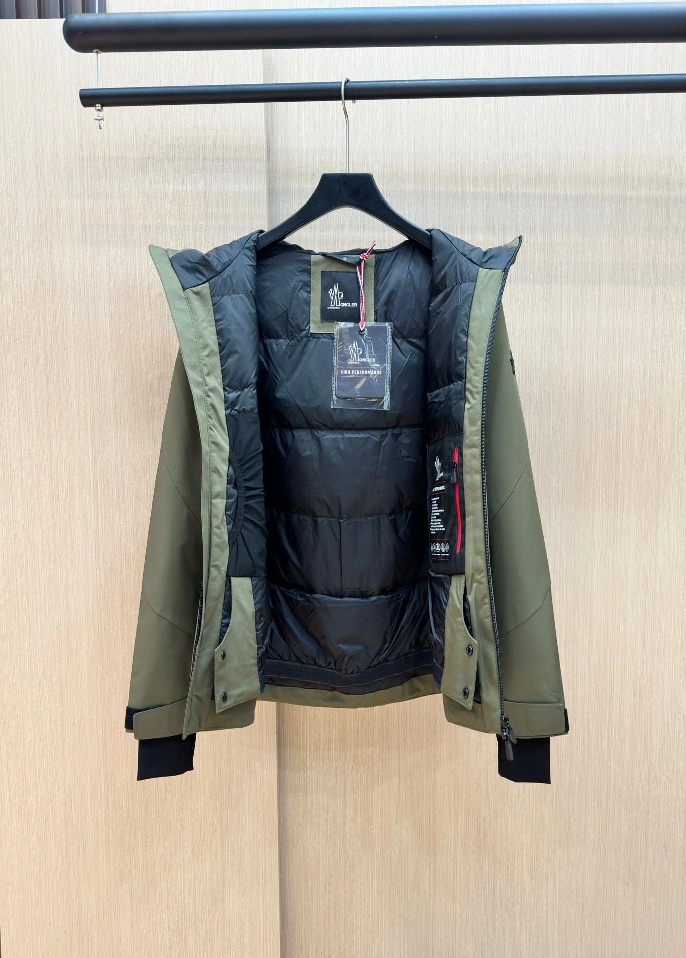 Moncler Down Jackets Minimalist 146075