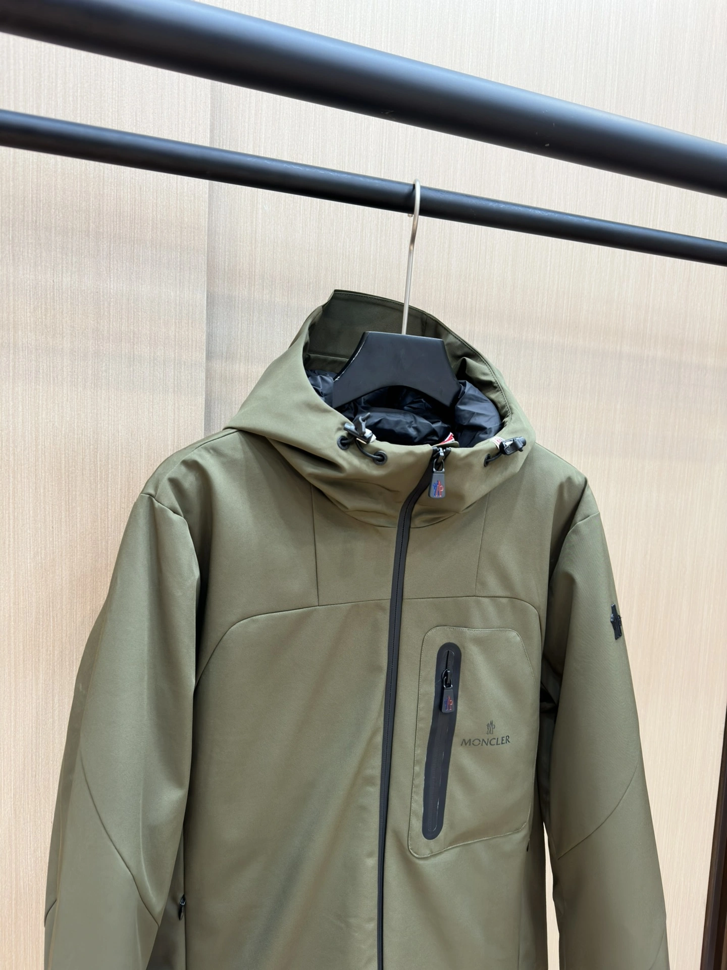 Moncler Down Jackets Minimalist 146075