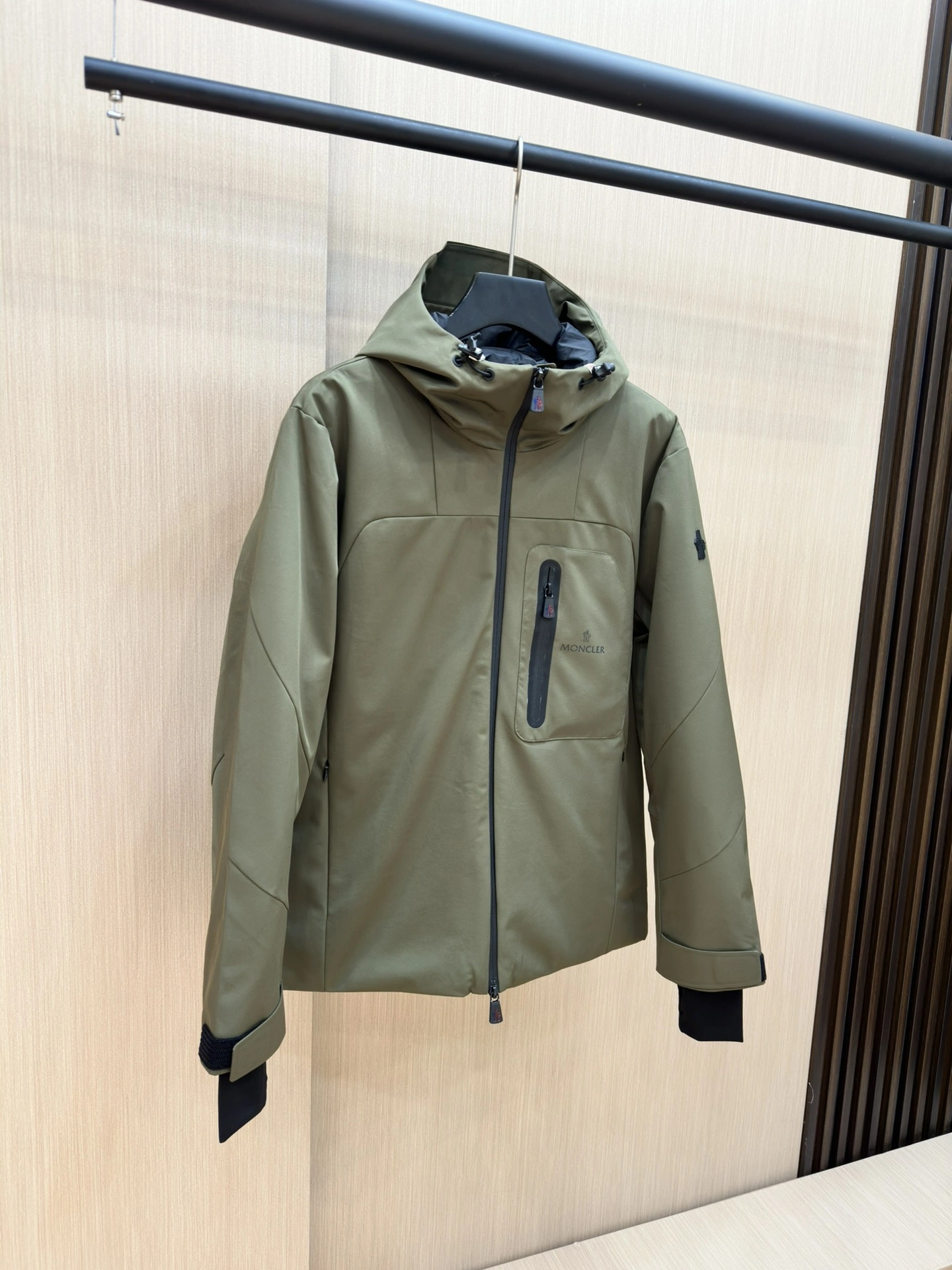 Moncler Down Jackets Minimalist 146075