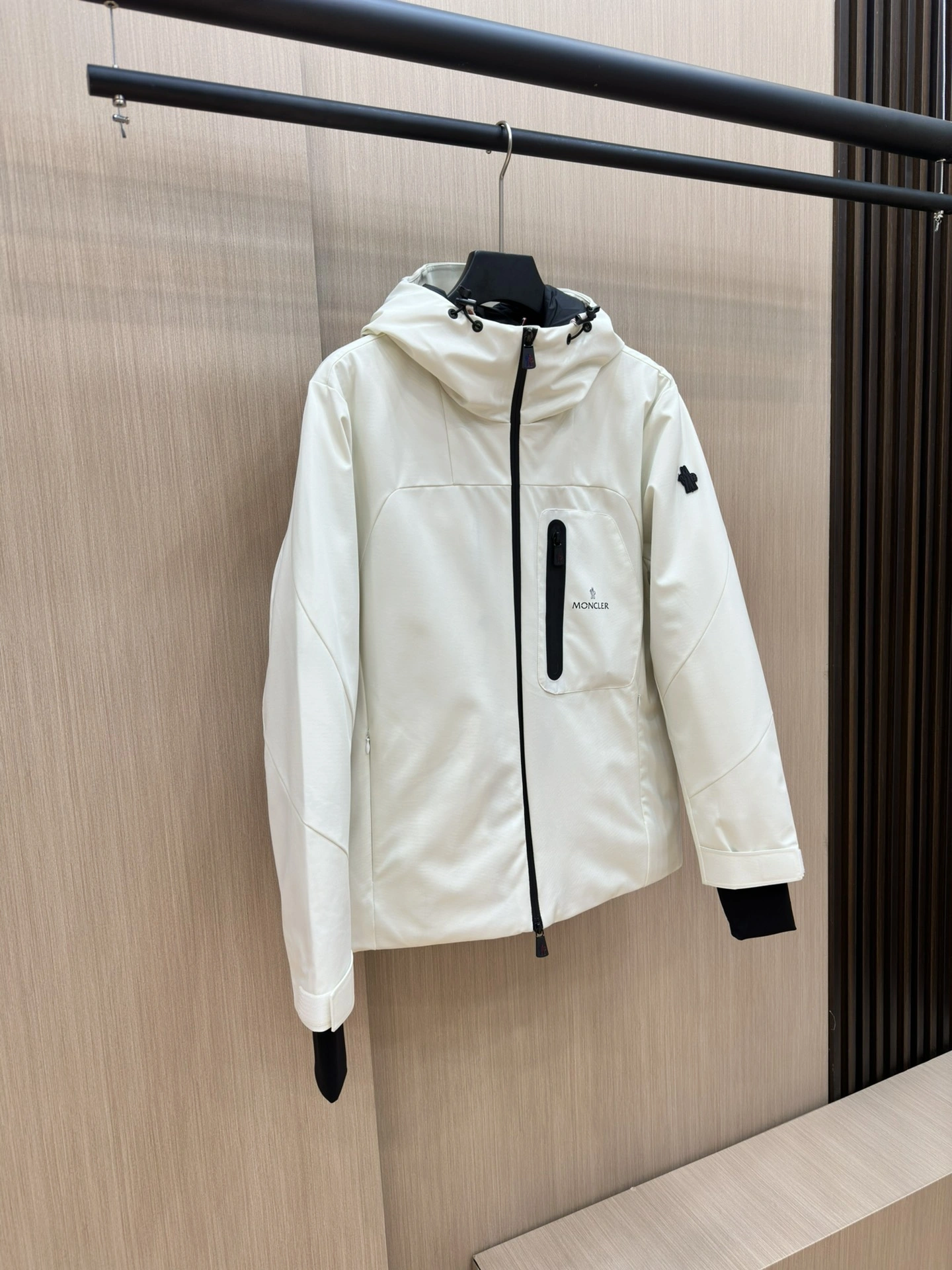 Moncler Down Jackets Refined 146072