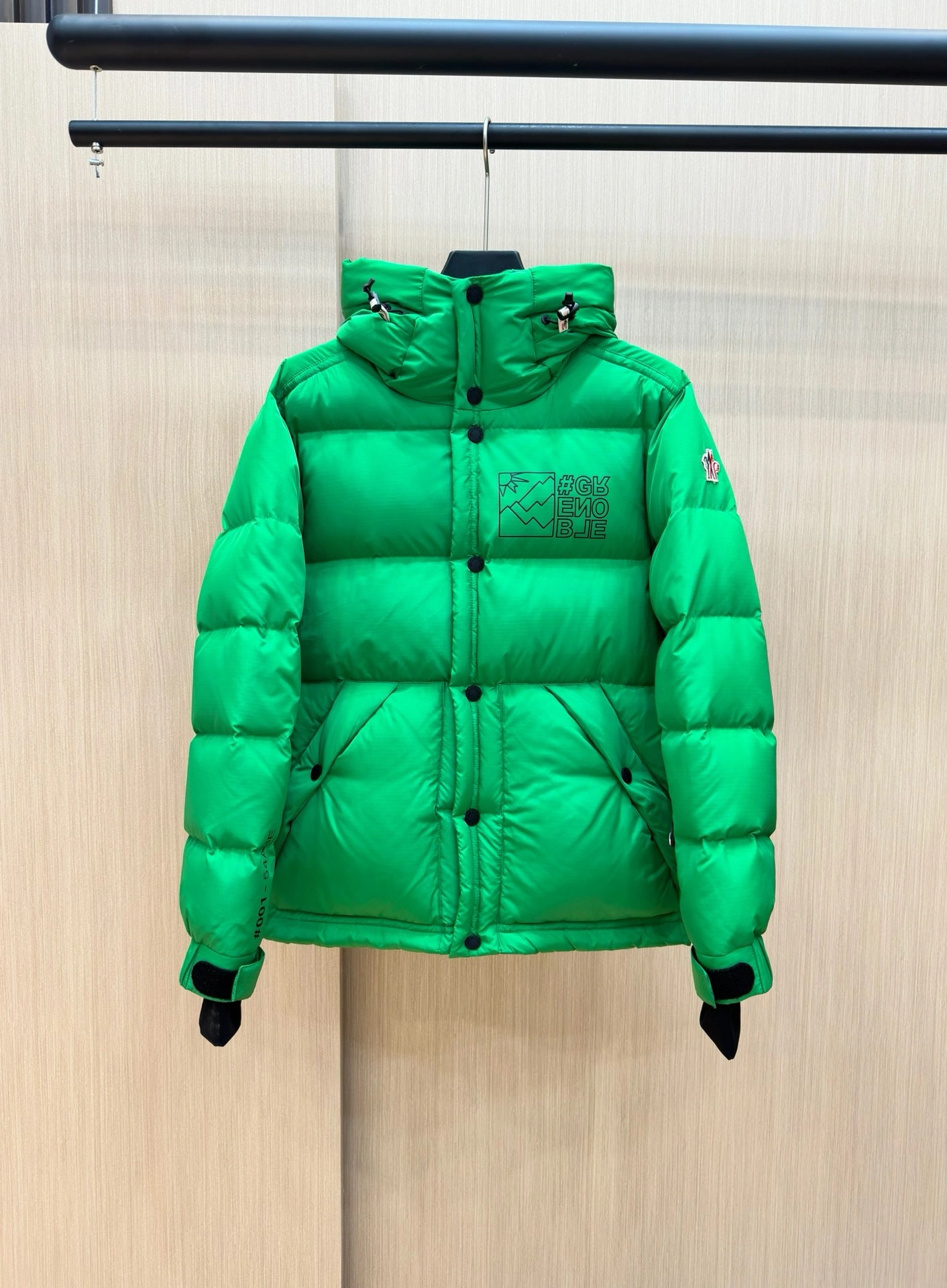 Moncler Down Jackets Durable 146085