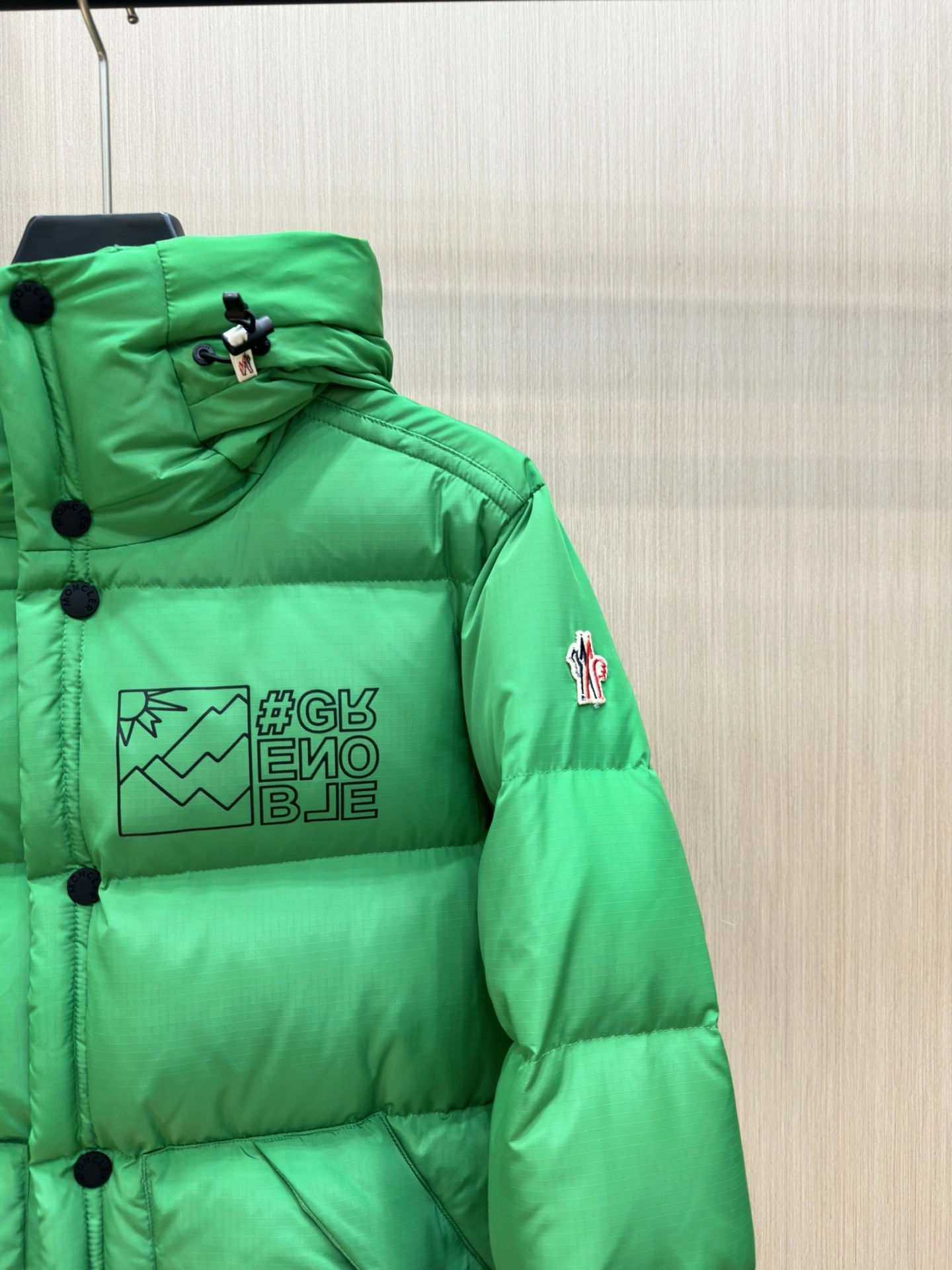 Moncler Down Jackets Durable 146085