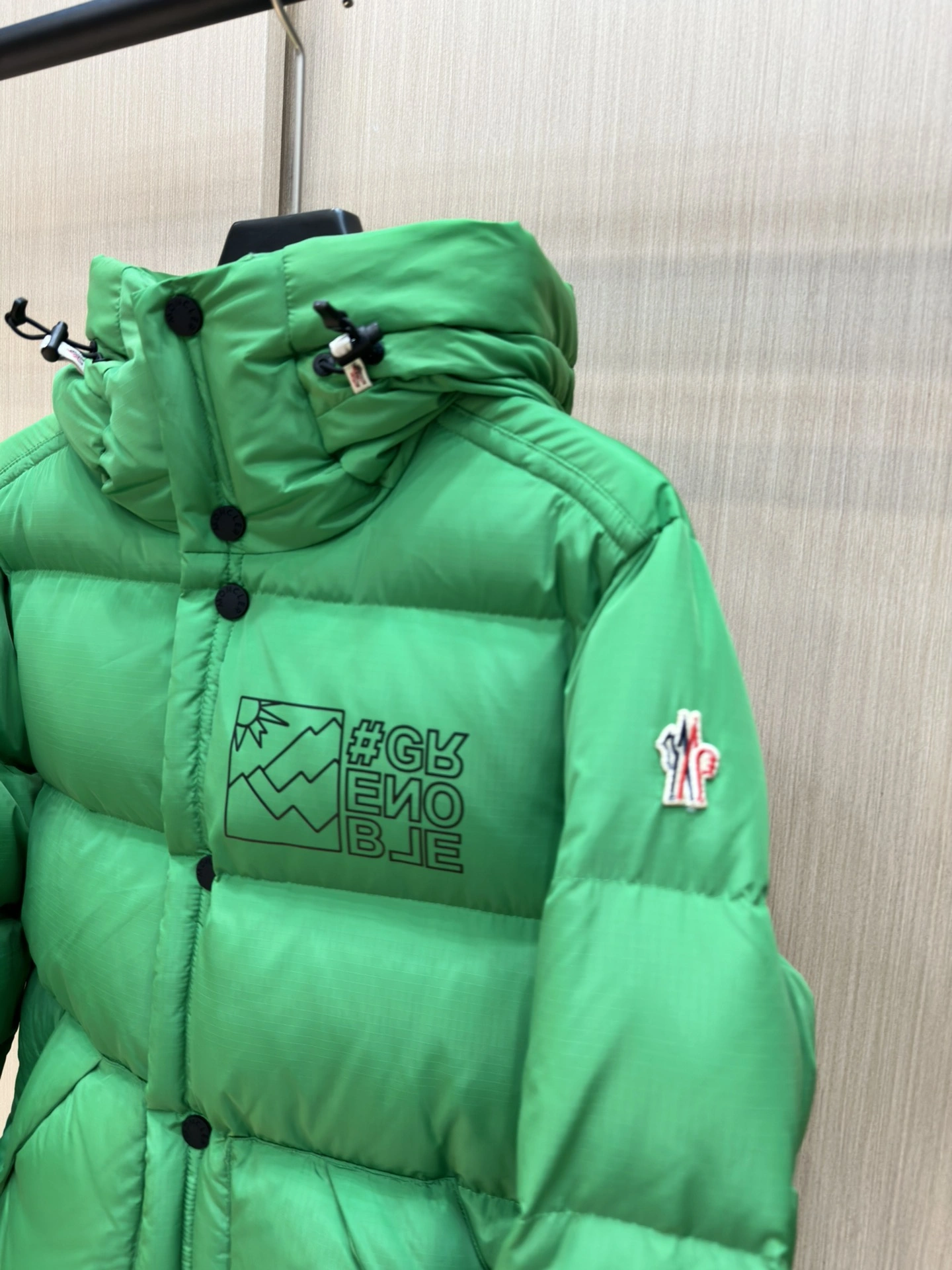 Moncler Down Jackets Durable 146085