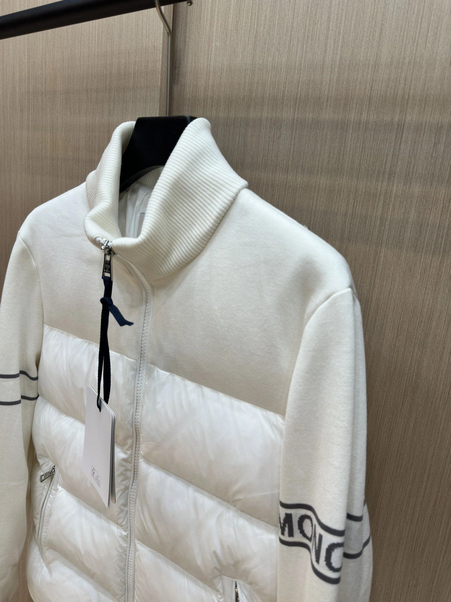 GoAnywhere Moncler Down Jackets 146068