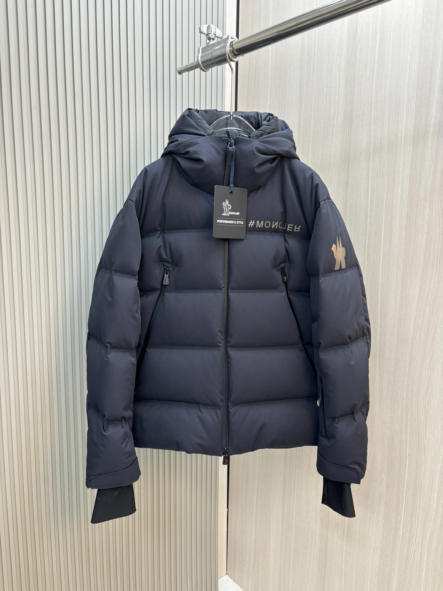 Trendsetting Moncler Down Jackets 146066