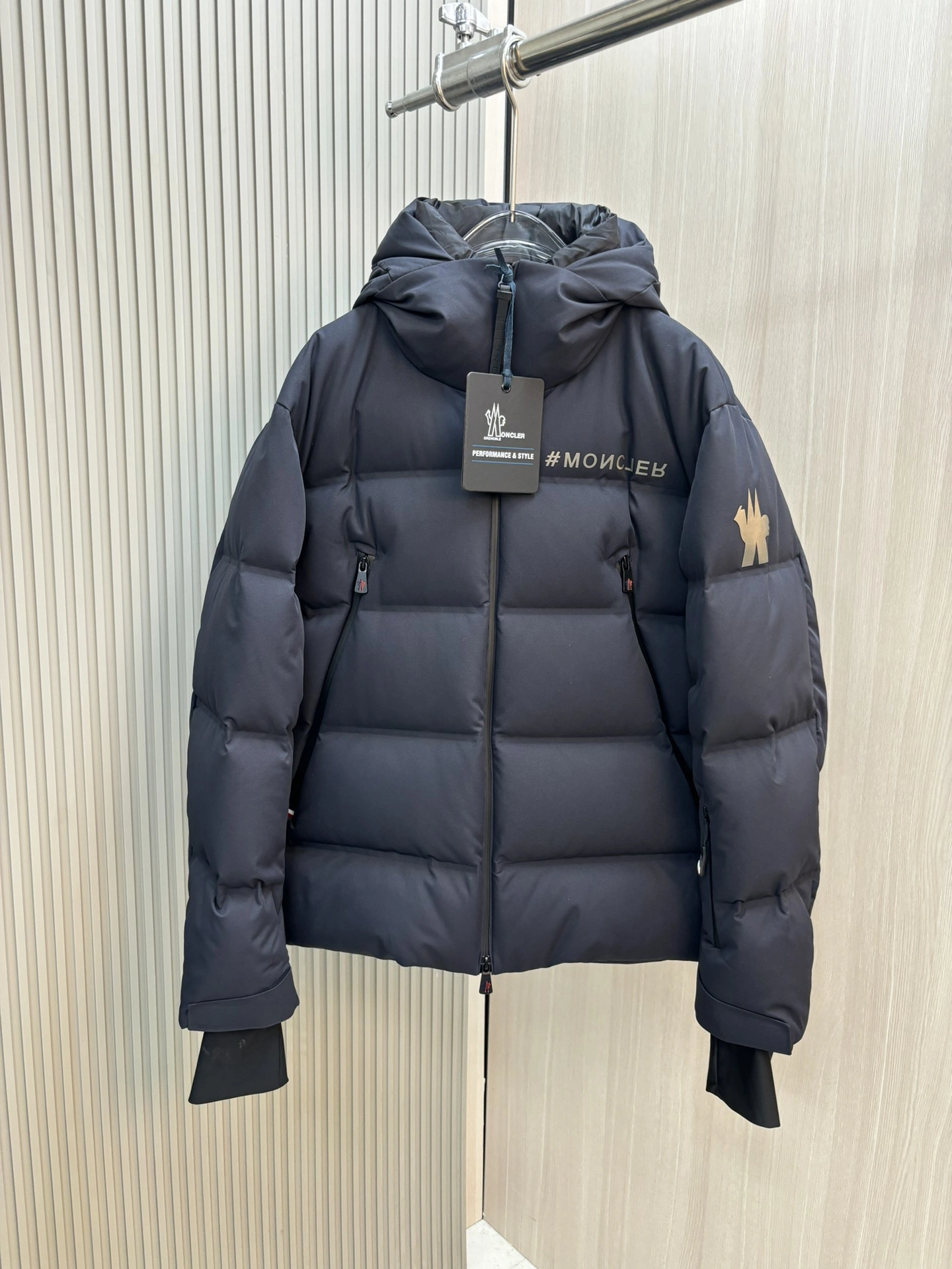 Trendsetting Moncler Down Jackets 146066