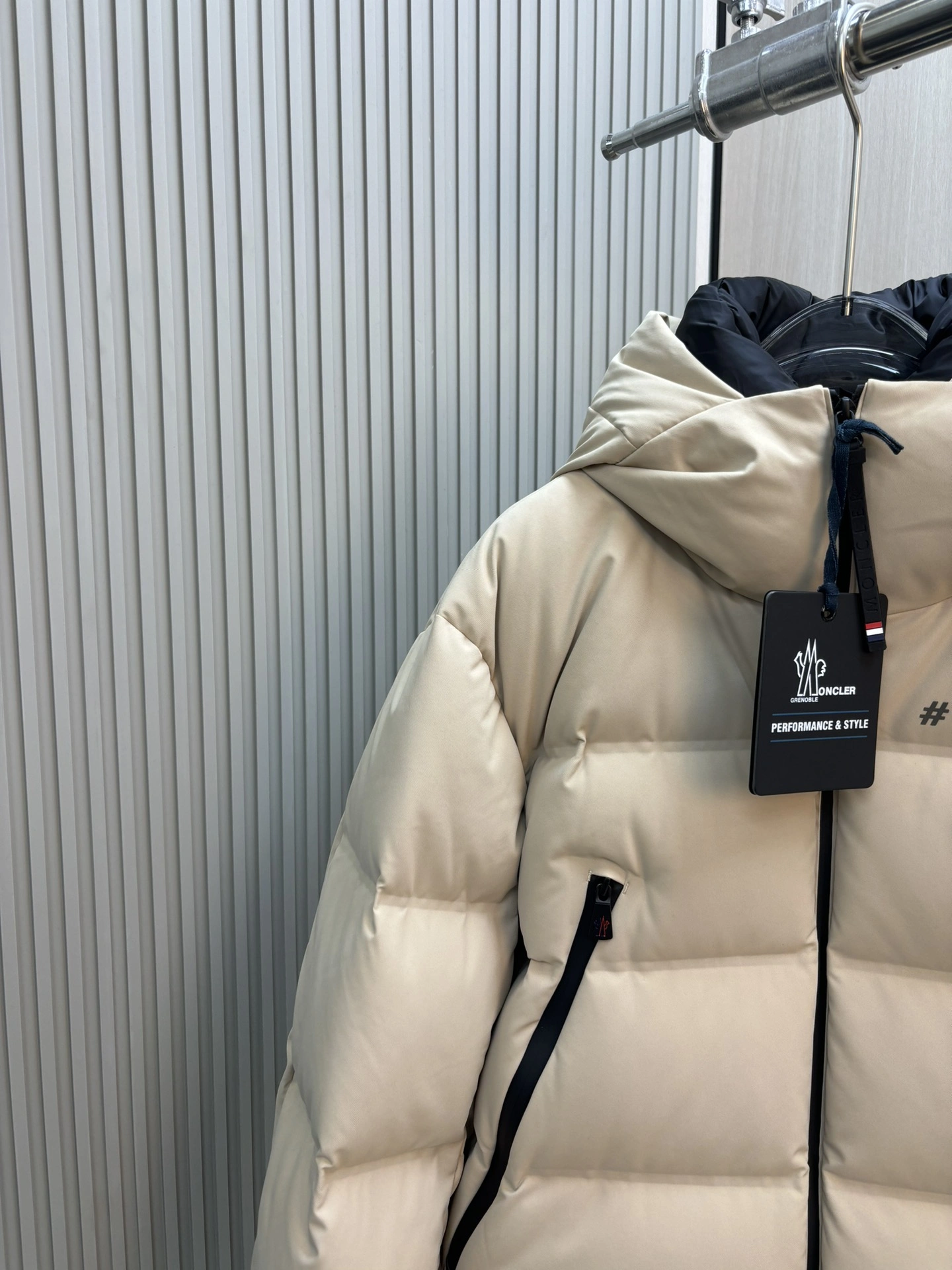 Moncler Down Jackets SmoothTexture 146067