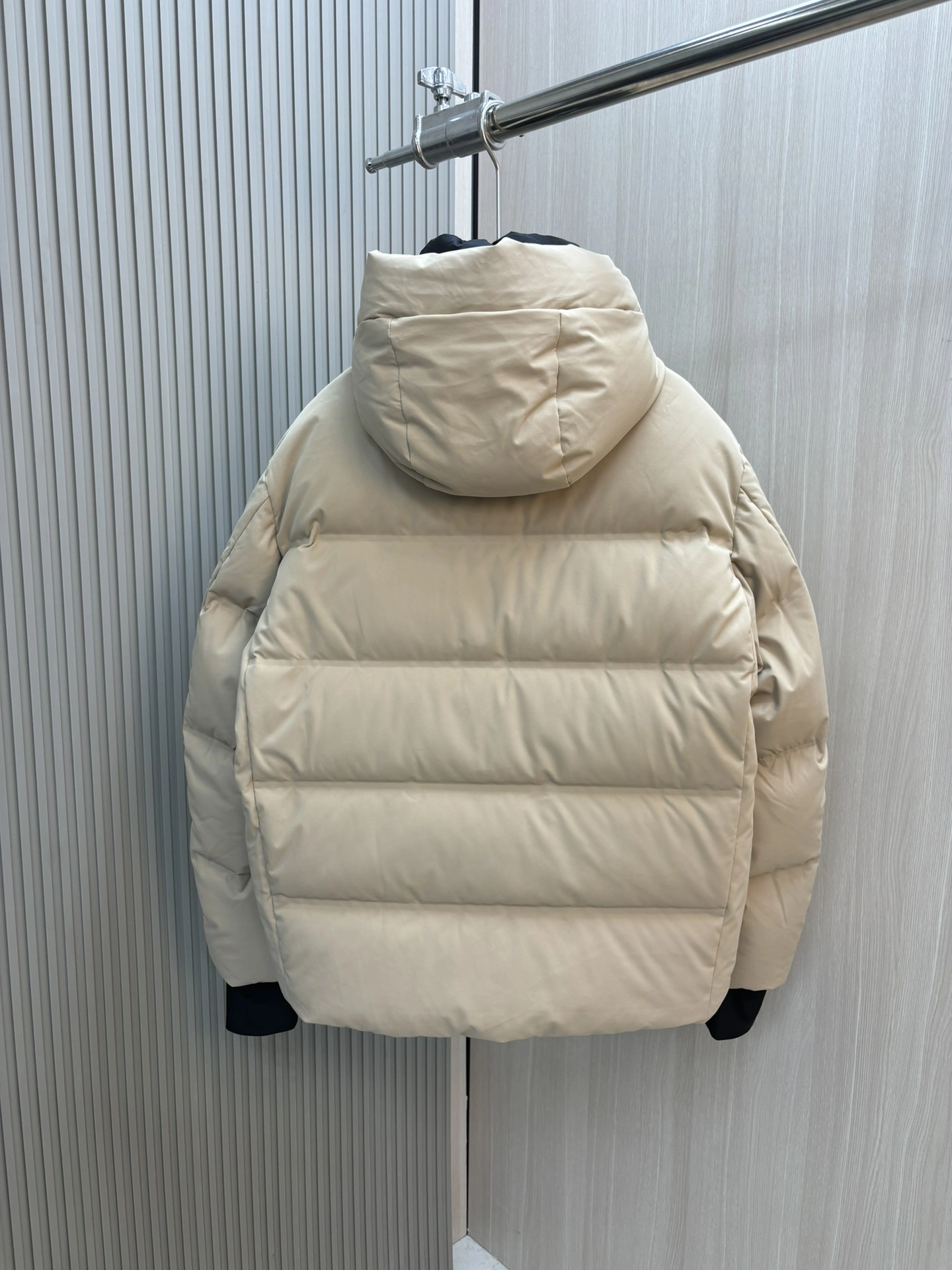Moncler Down Jackets SmoothTexture 146067