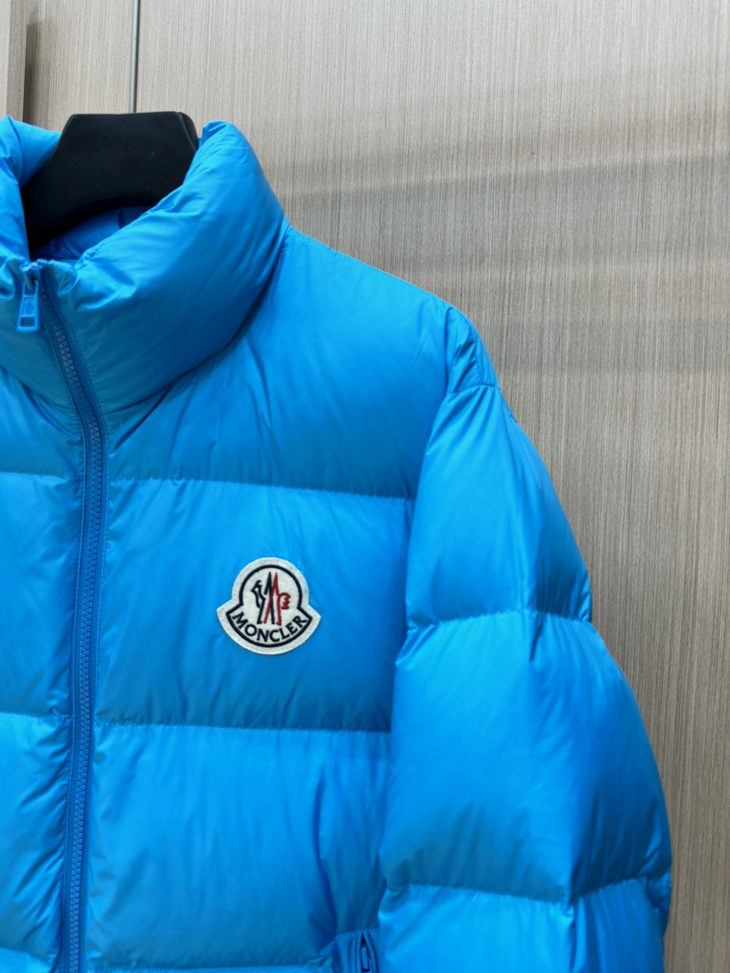 Moncler Down Jackets Durable 146061