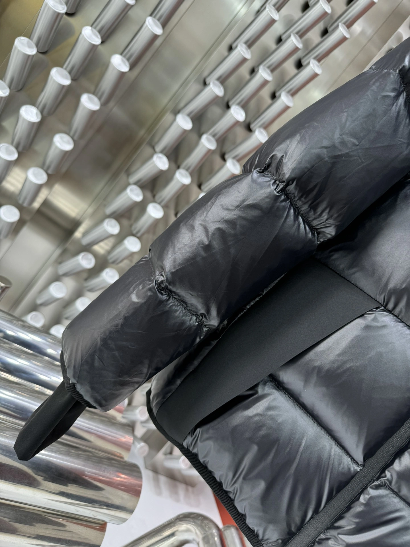 Moncler Down Jackets Sporty 146059