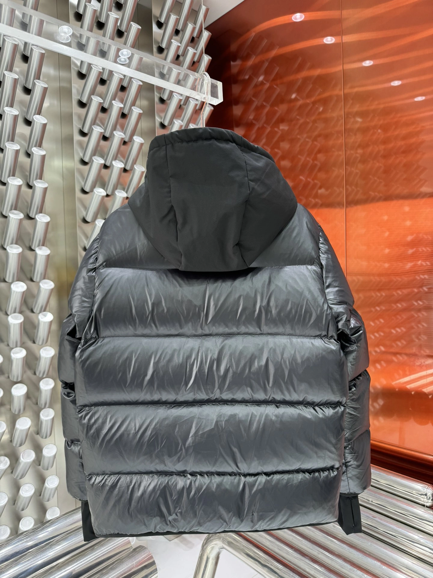 Moncler Down Jackets Sporty 146059