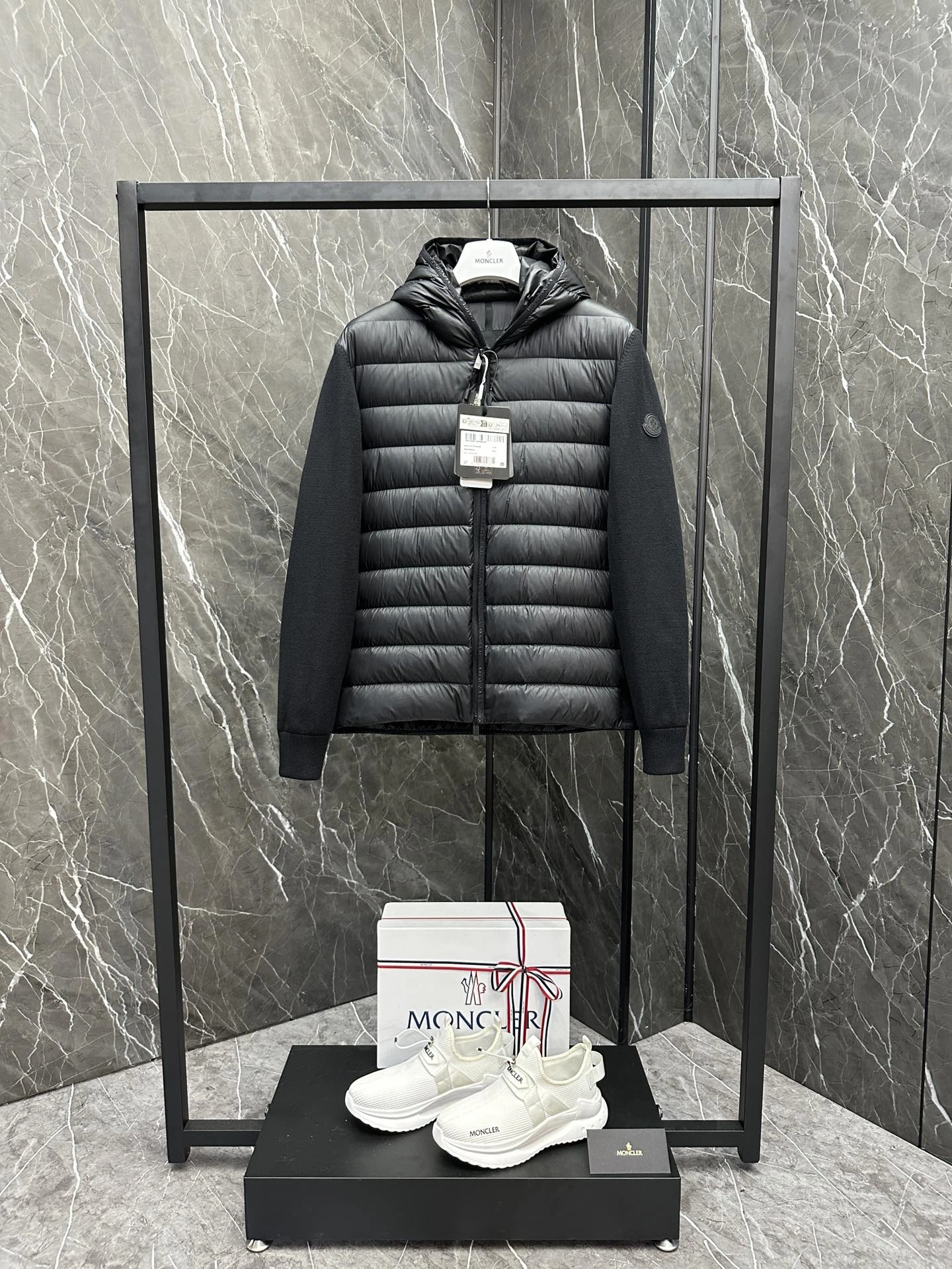 Moncler Down Jackets Tailored 146057
