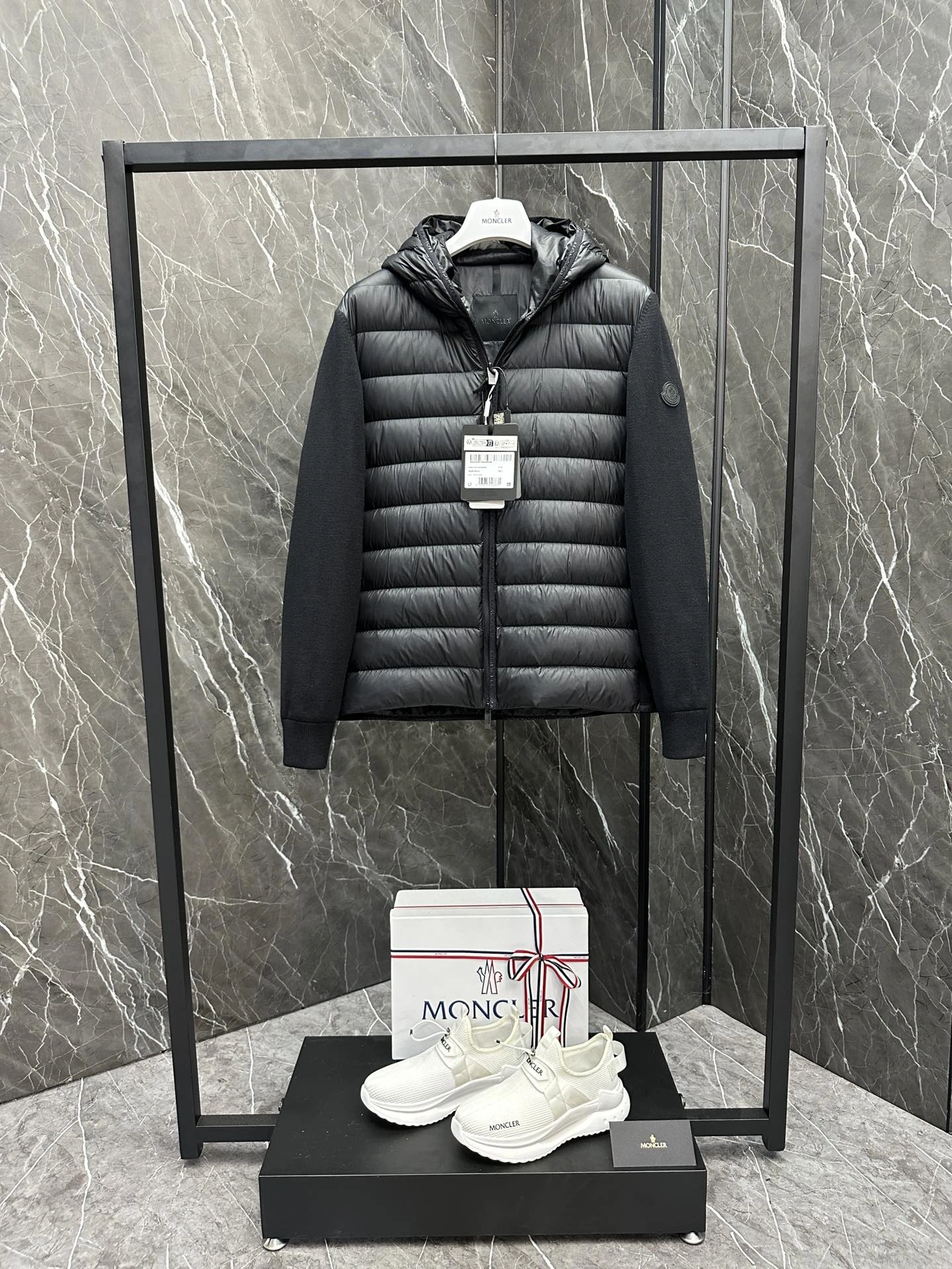 Moncler Down Jackets Tailored 146057
