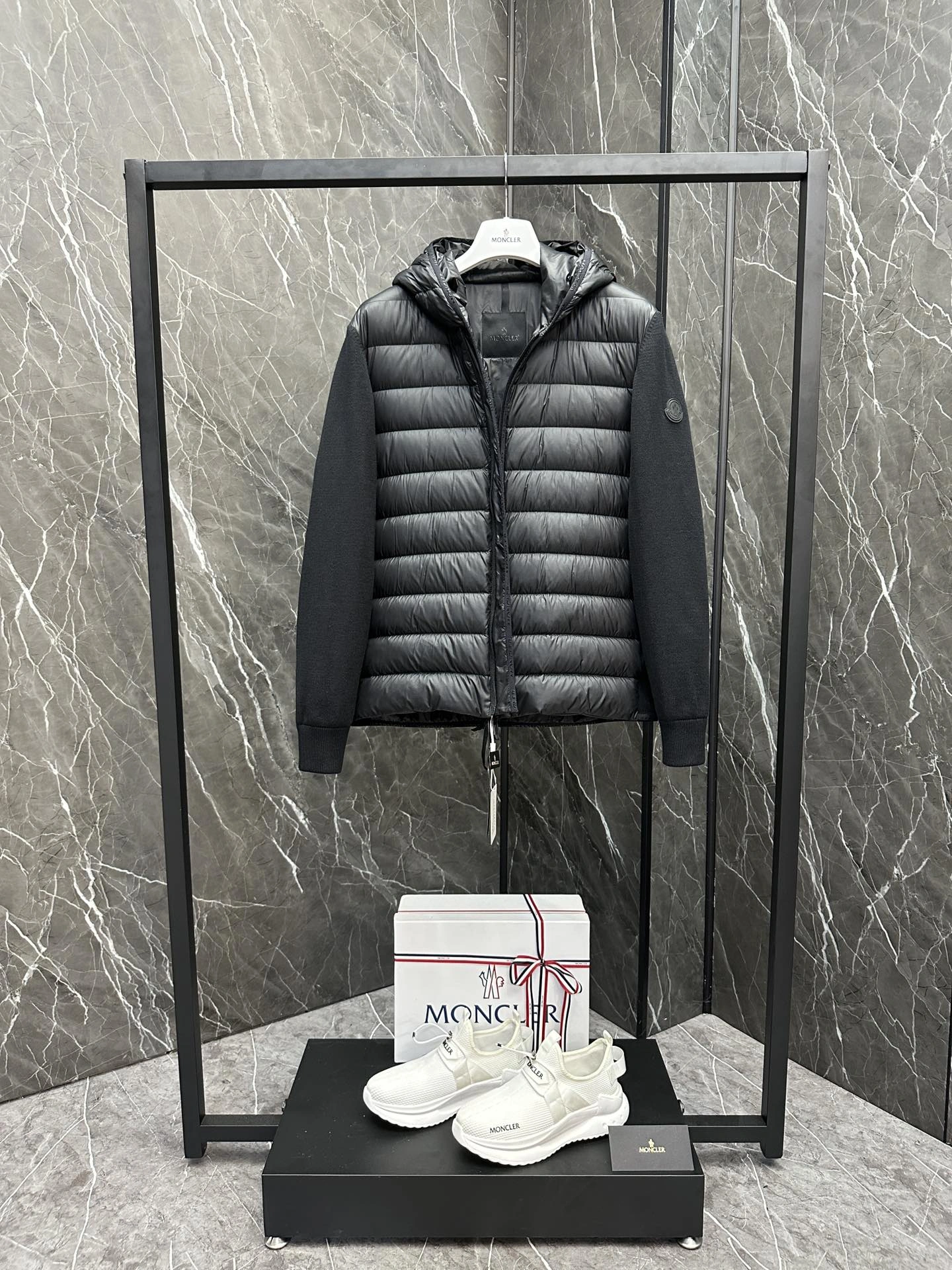 Moncler Down Jackets Tailored 146057