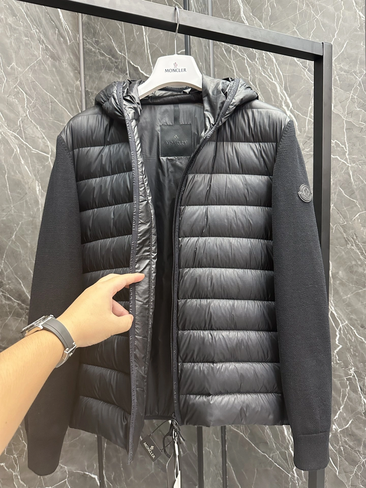 Moncler Down Jackets Tailored 146057