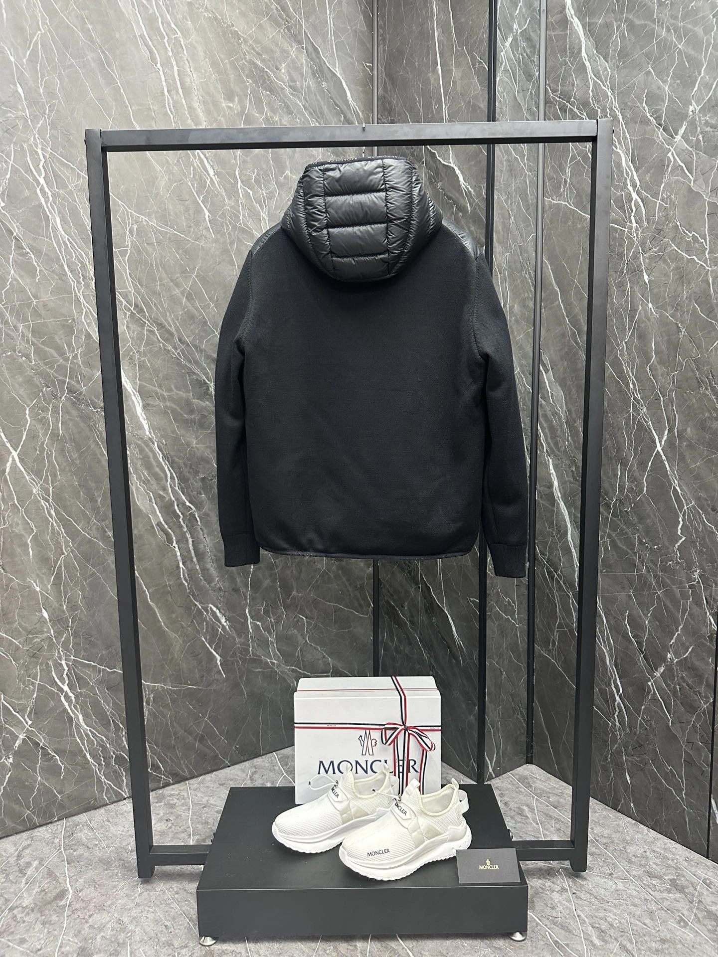 Moncler Down Jackets Tailored 146057