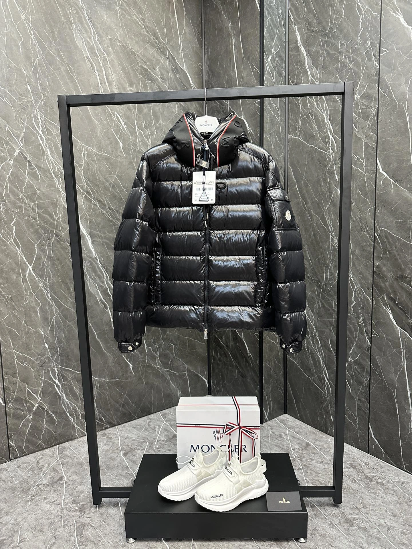 Effortless Moncler Down Jackets 146048