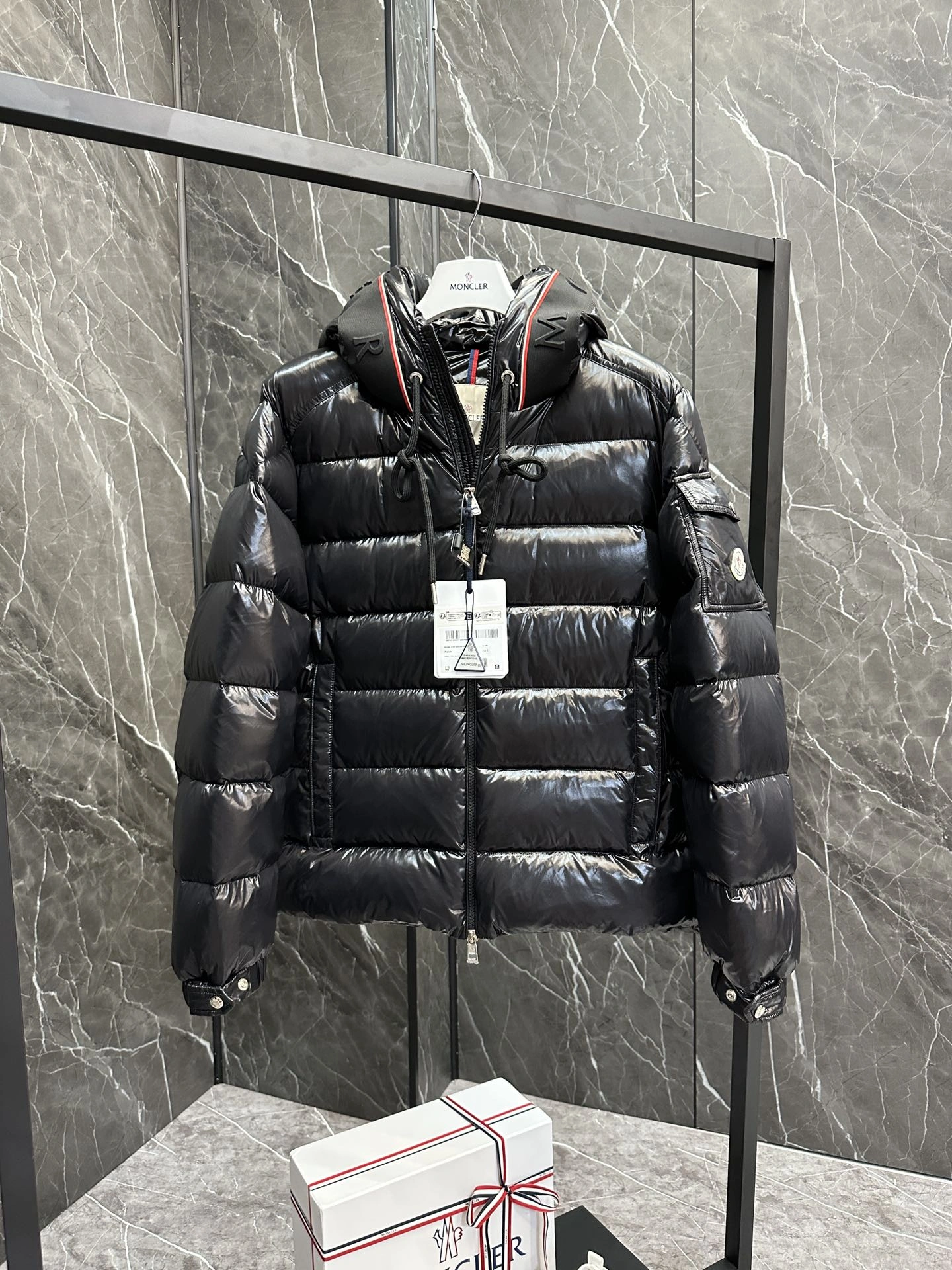 Effortless Moncler Down Jackets 146048