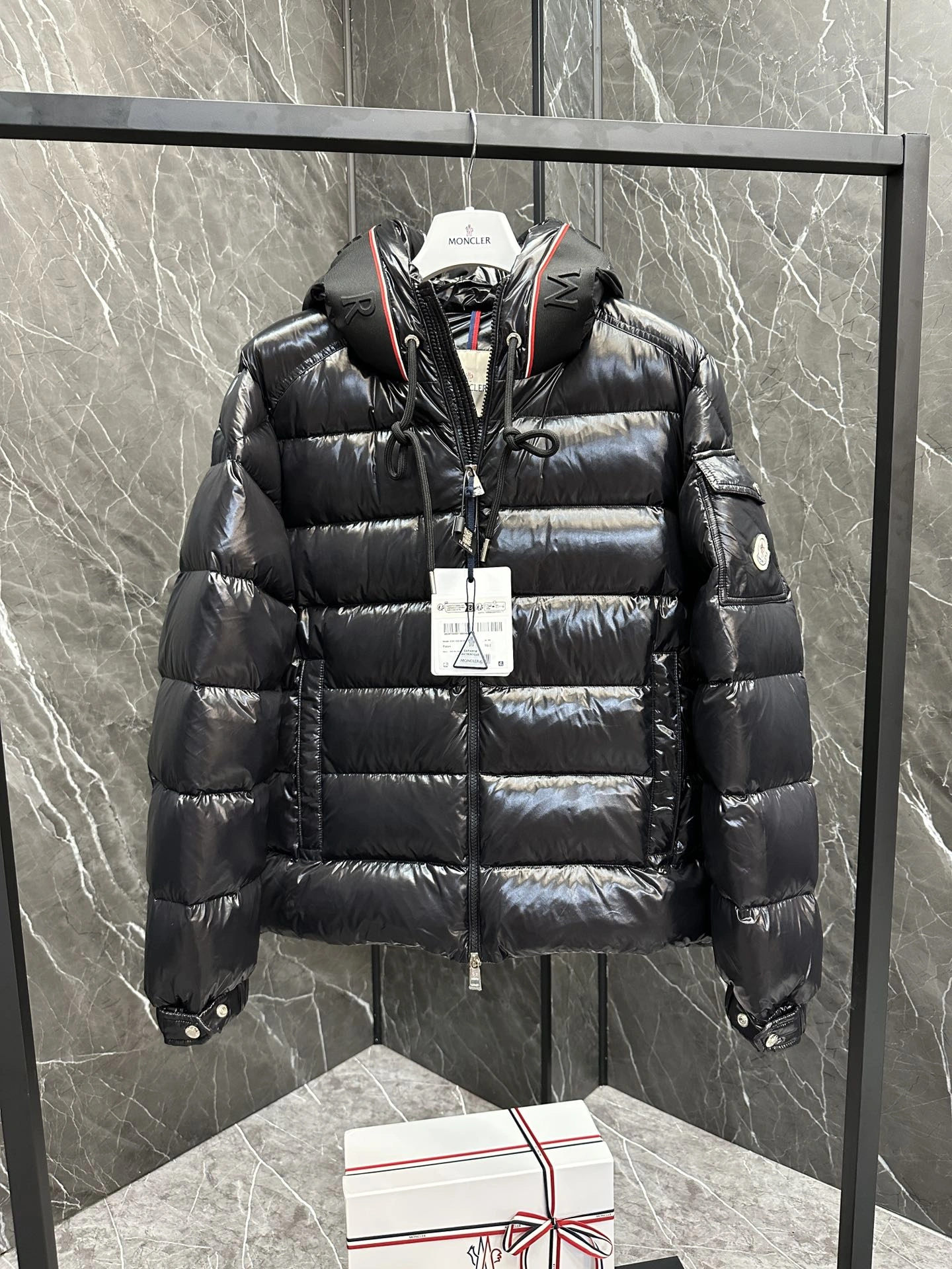 Effortless Moncler Down Jackets 146048