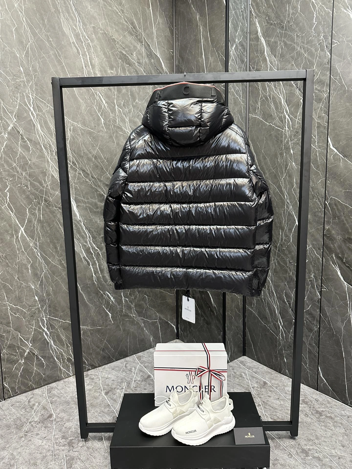 Effortless Moncler Down Jackets 146048