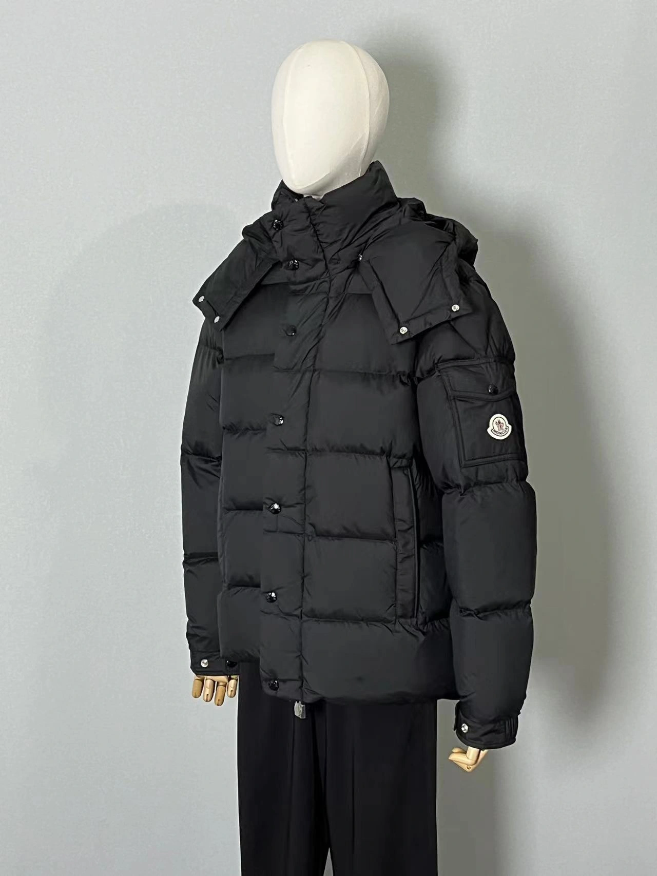 Moncler Down Jackets Sustainable 146050