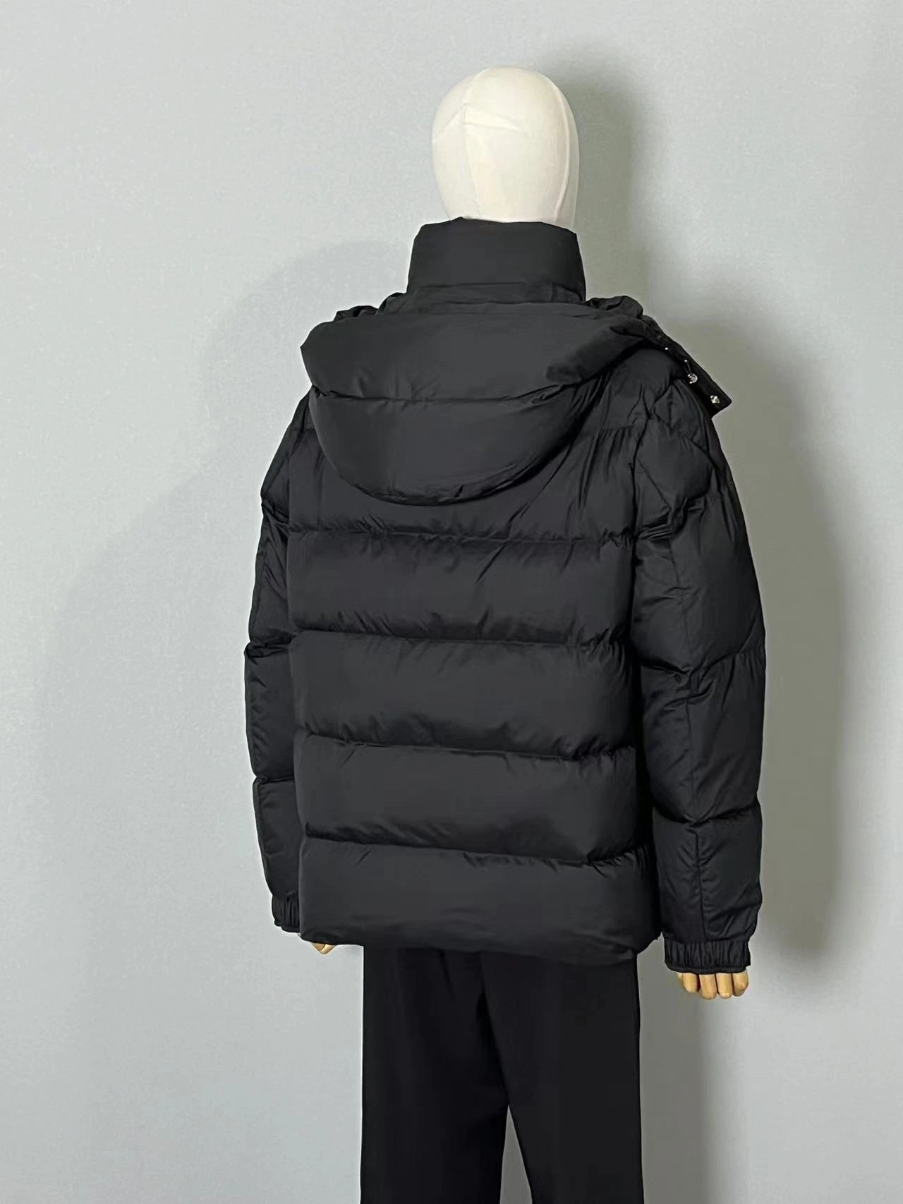 Moncler Down Jackets Sustainable 146050