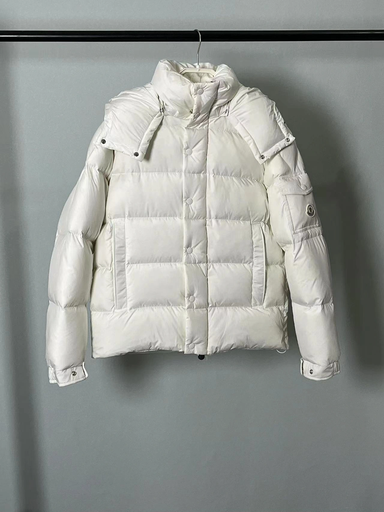 Moncler Down Jackets Unisex 146045