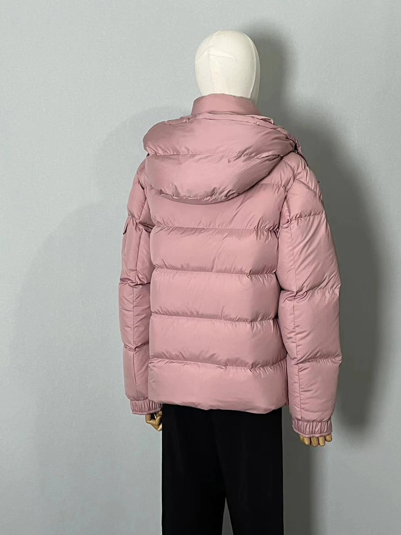 Elegant Moncler Down Jackets 146044
