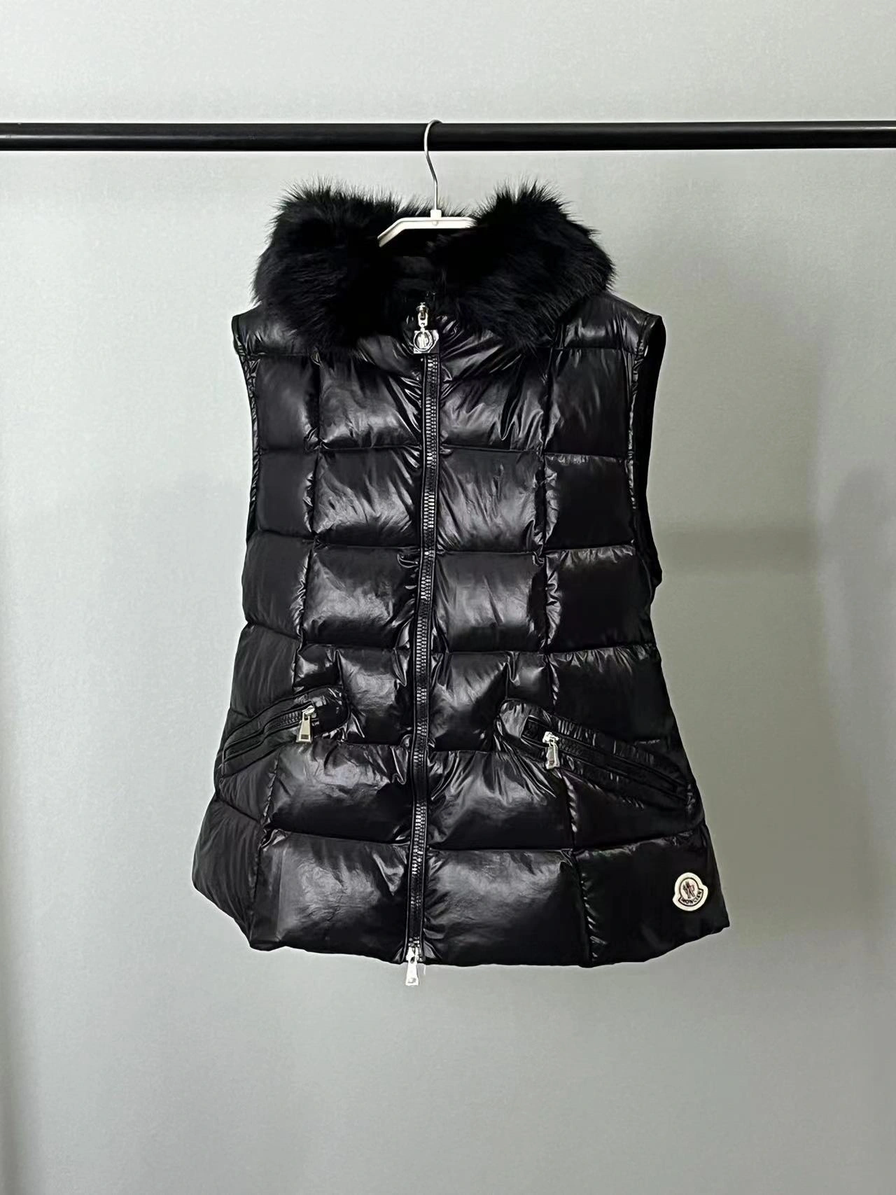 Moncler Down Jackets Unique 146042