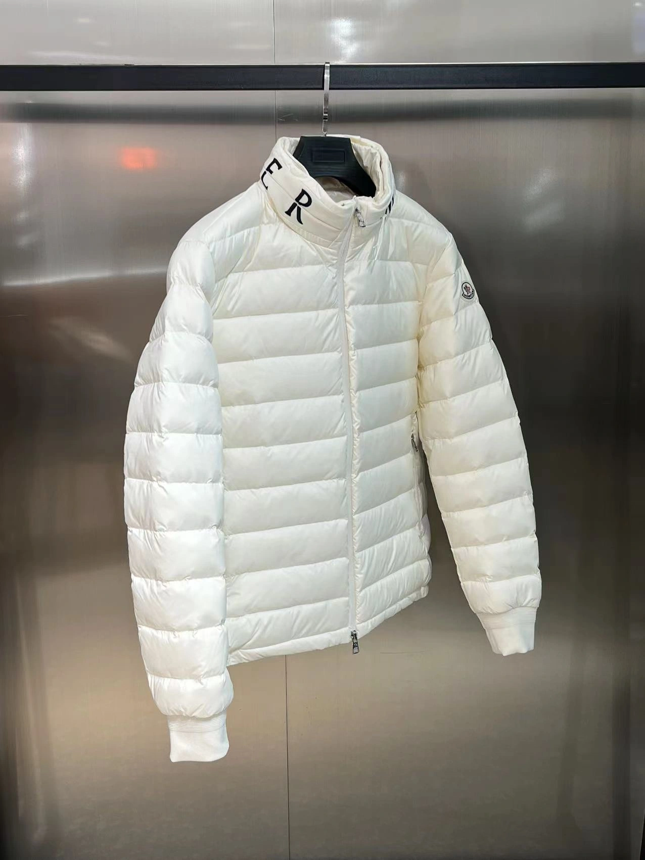 RelaxedFit Moncler Down Jackets 146043